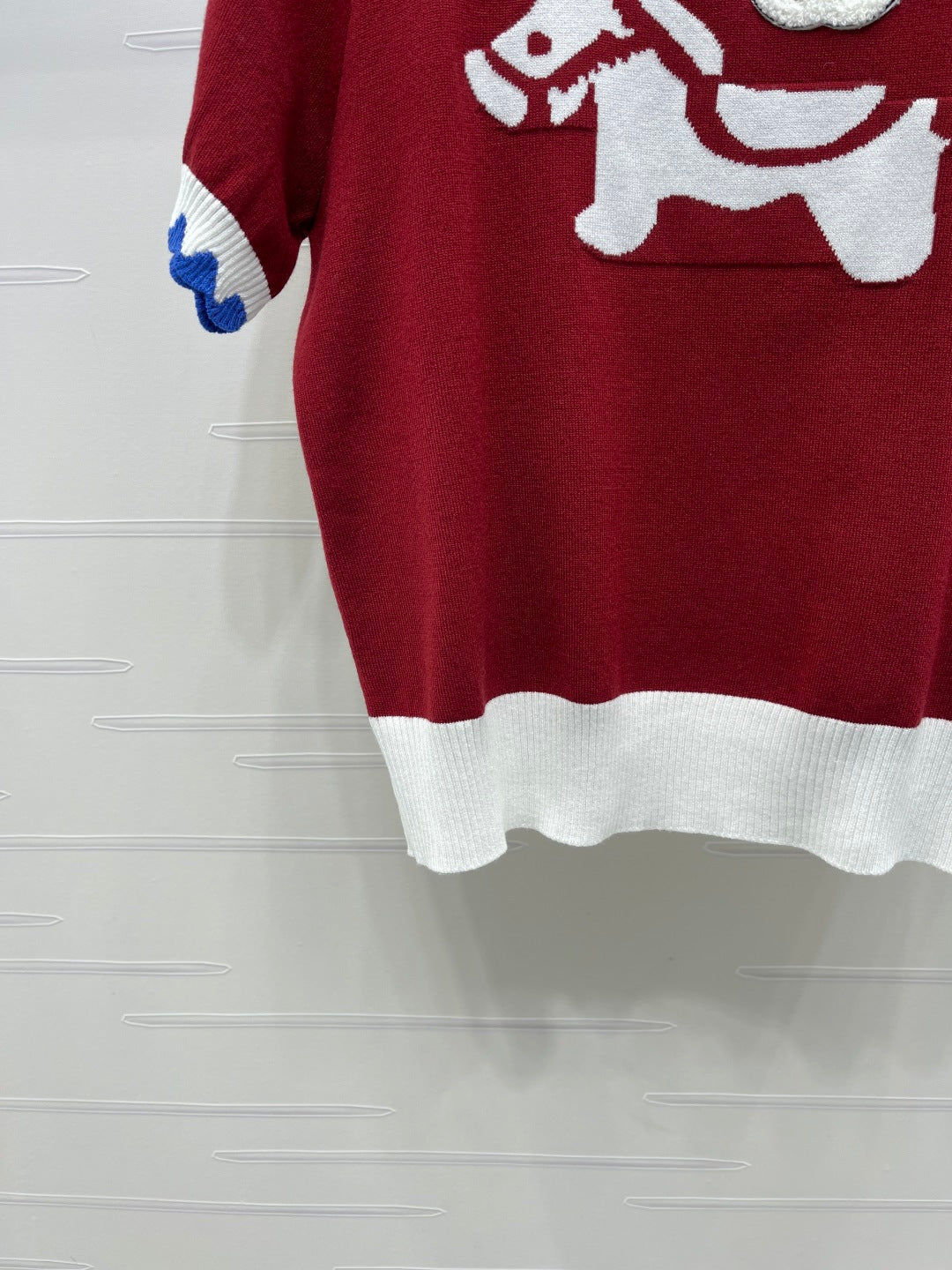 Chanel 2026 Horse Crew Neck Knit Short-Sleeve Shirt Red White Wool 402535