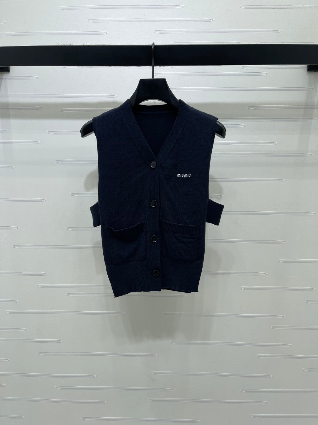 Miumiu 2026 V-neck Vest With Polo Collar Sleeveless Shirt Two-piece Set 356464