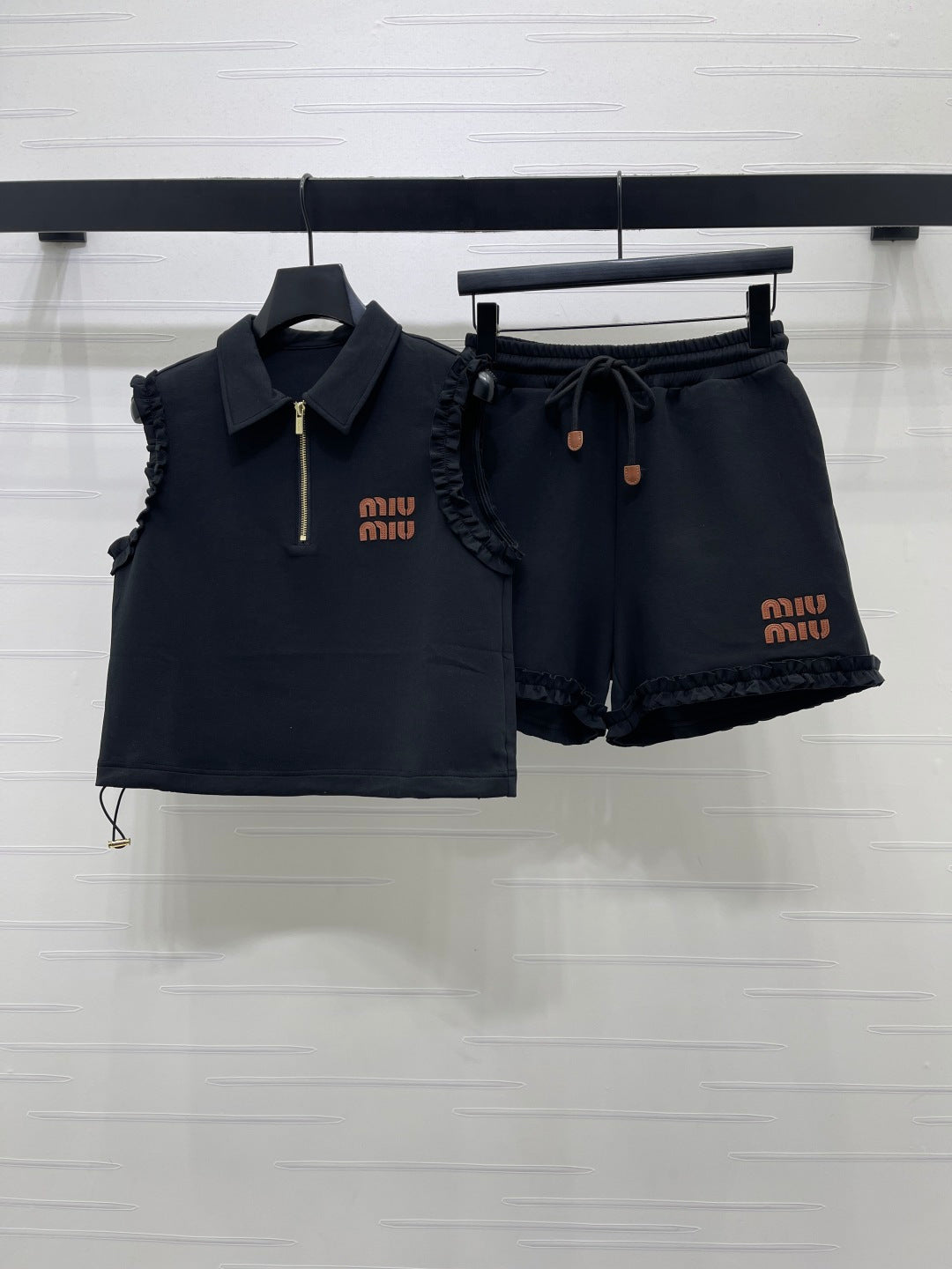 MiuMiu 2026 Vest Shirt and Casual Shorts Set Cotton 645479