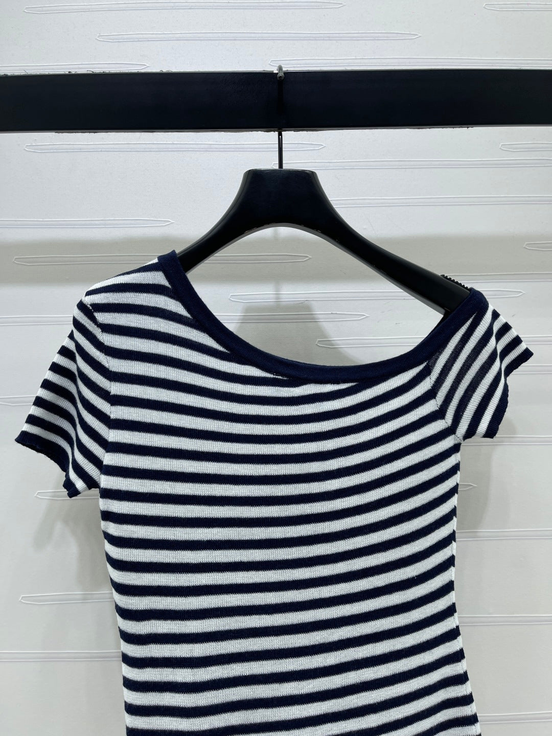 Prada 2026 One-shoulder Knit Short-sleeved Top Cotton 391450