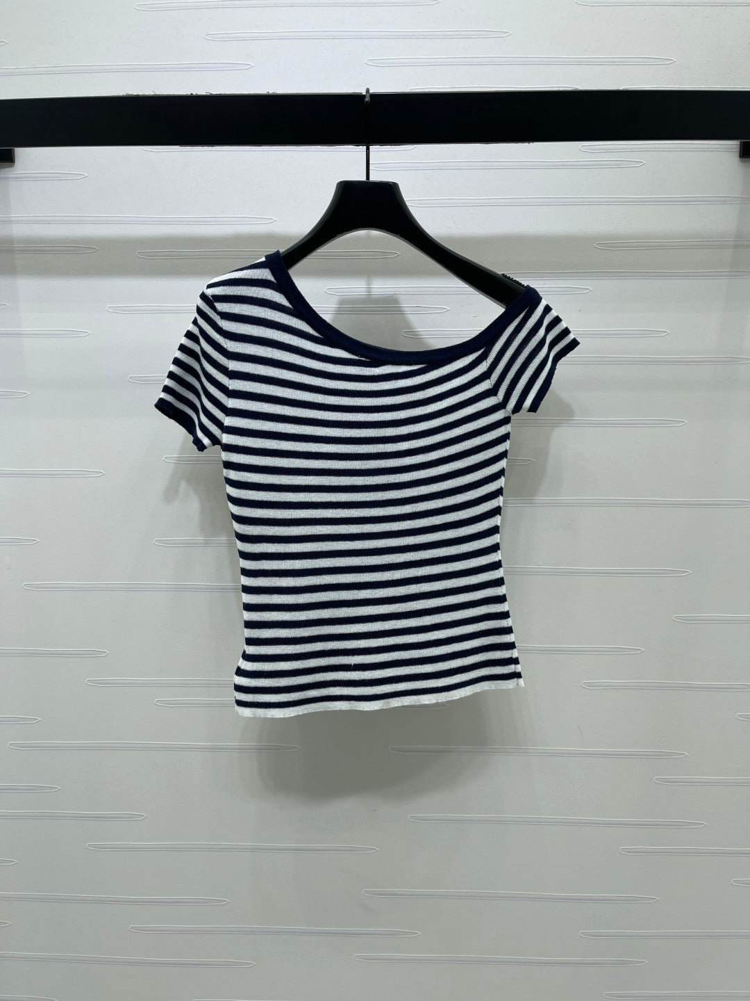 Prada 2026 One-shoulder Knit Short-sleeved Top Cotton 391450