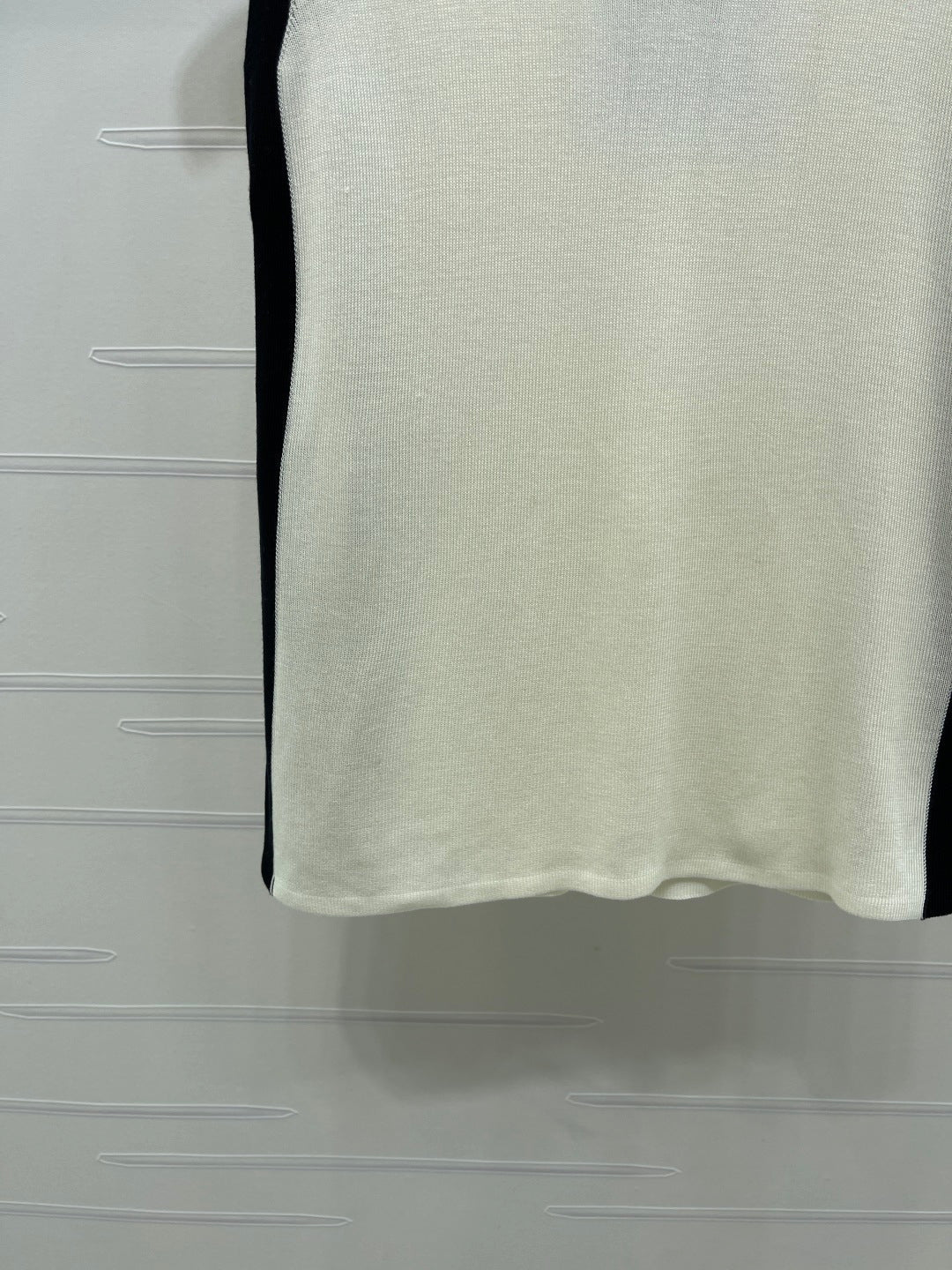 Chanel 2026 Color-blocked Knit Vest Tencel 390651