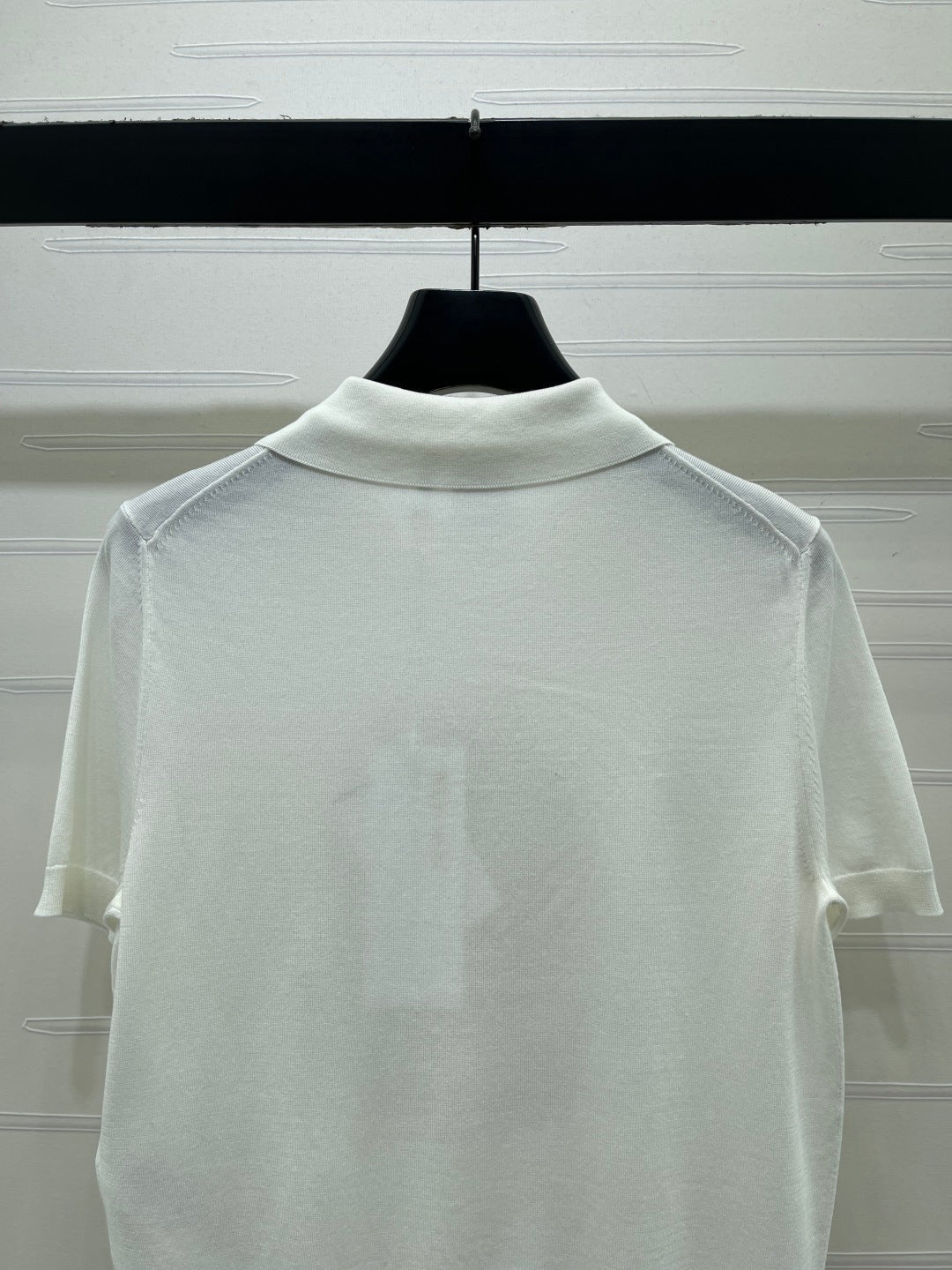 Dior 2026  Embroidered Collared Knit Short-sleeved Top 392653