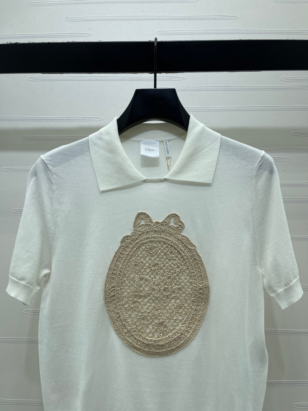 Dior 2026  Embroidered Collared Knit Short-sleeved Top 392653