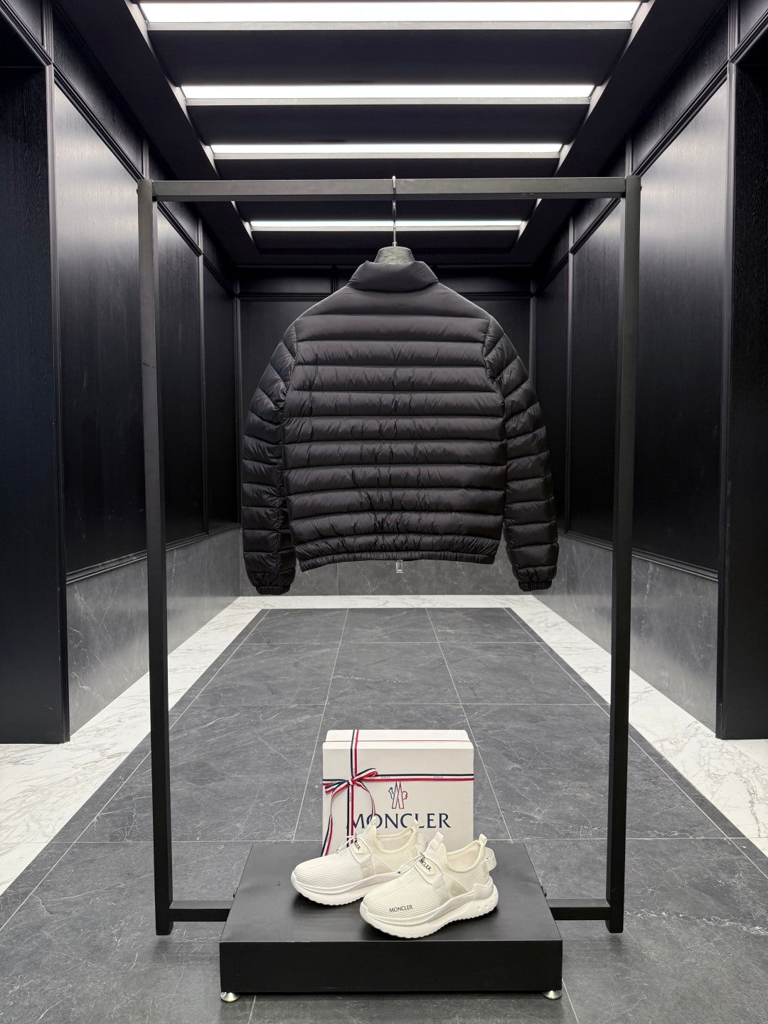 Moncler 25 Down Jacket Polyester 304735