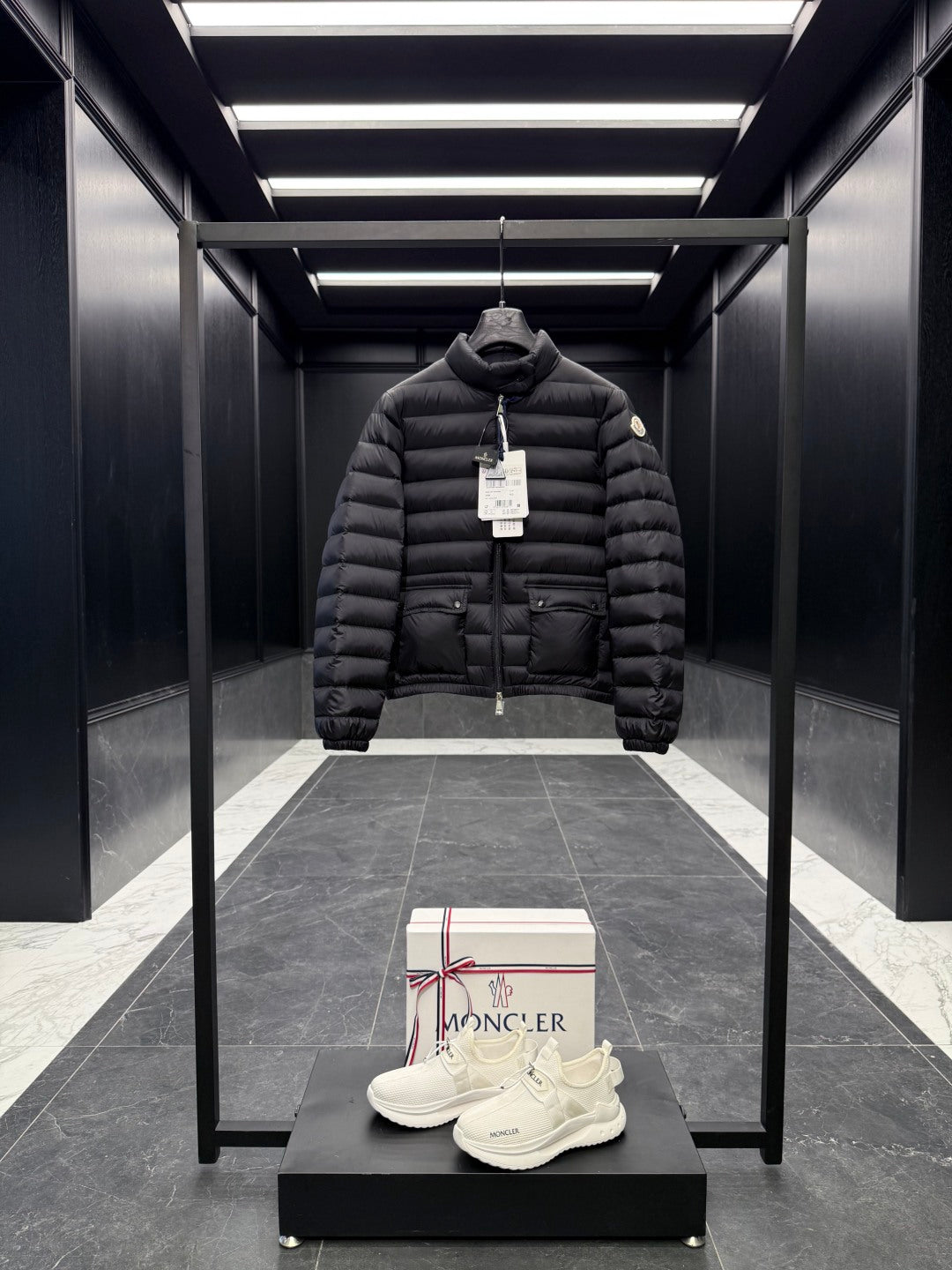 Moncler 25 Down Jacket Polyester 304735