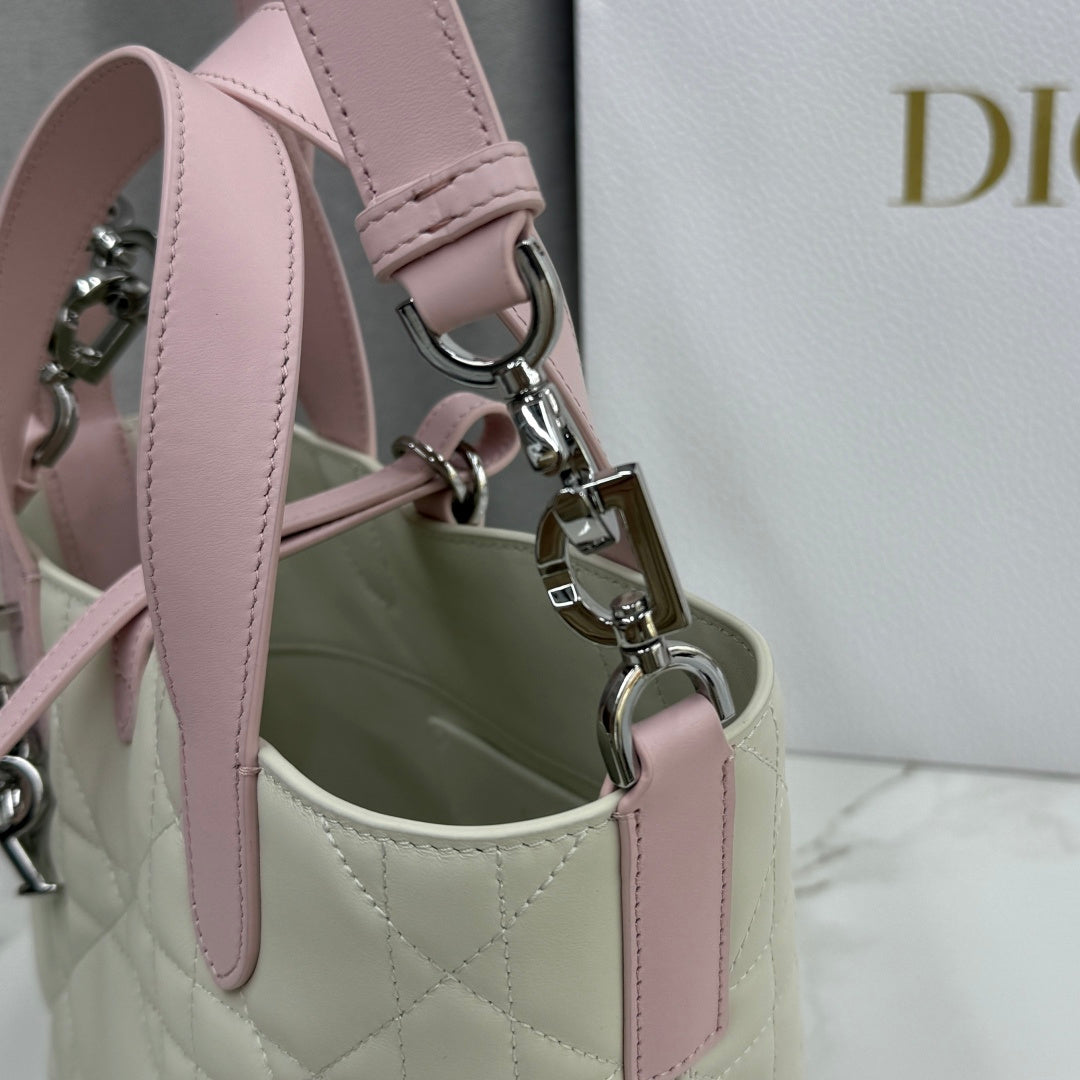 Dior 2026 Toujours Vertical Handbag 18.5cm Off-White And Soft Pink Calfskin