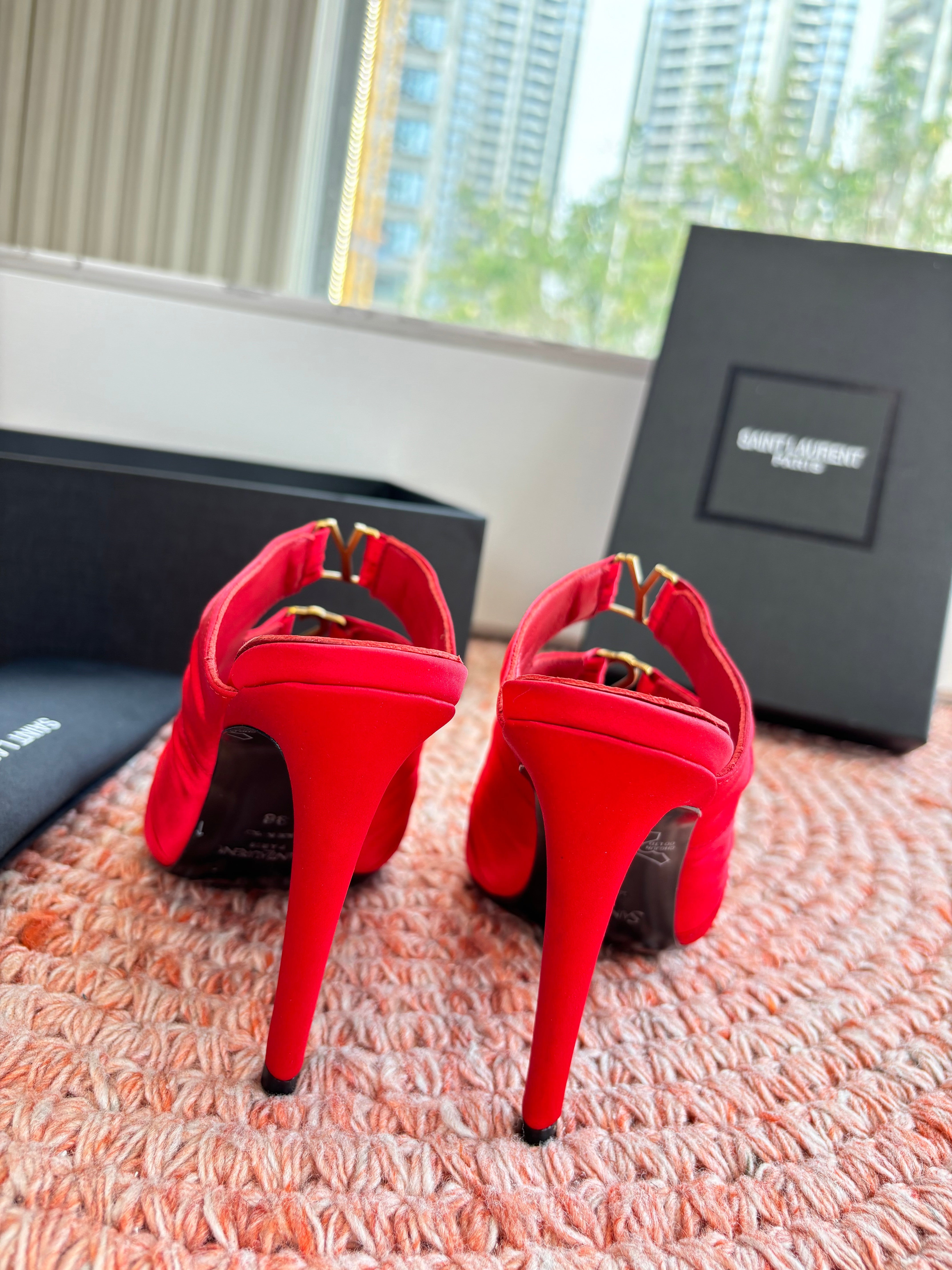 YSL 26ss Pointed High Heels Sandals 110 Red Silk Leather 648790