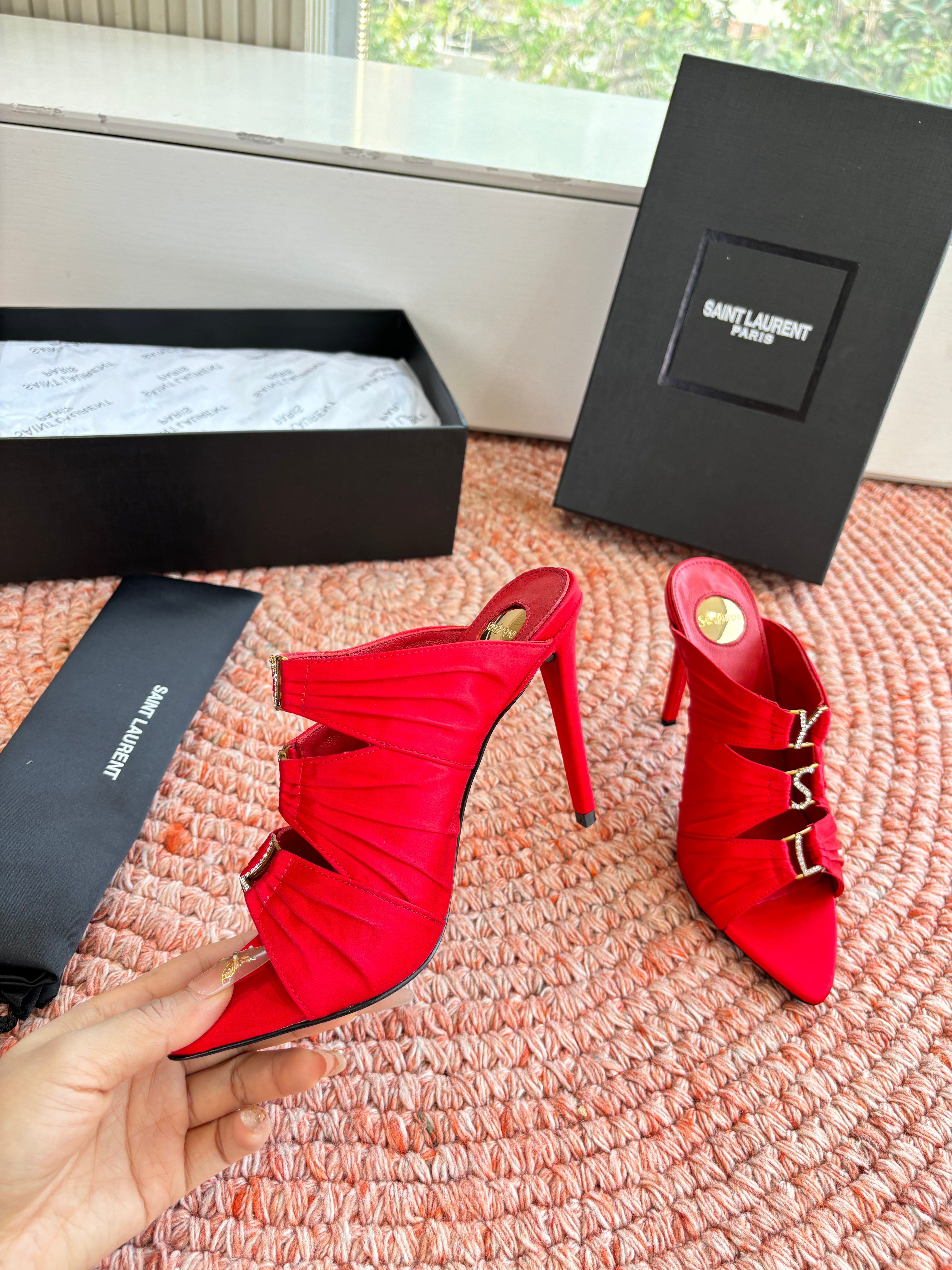 YSL 26ss Pointed High Heels Sandals 110 Red Silk Leather 648790
