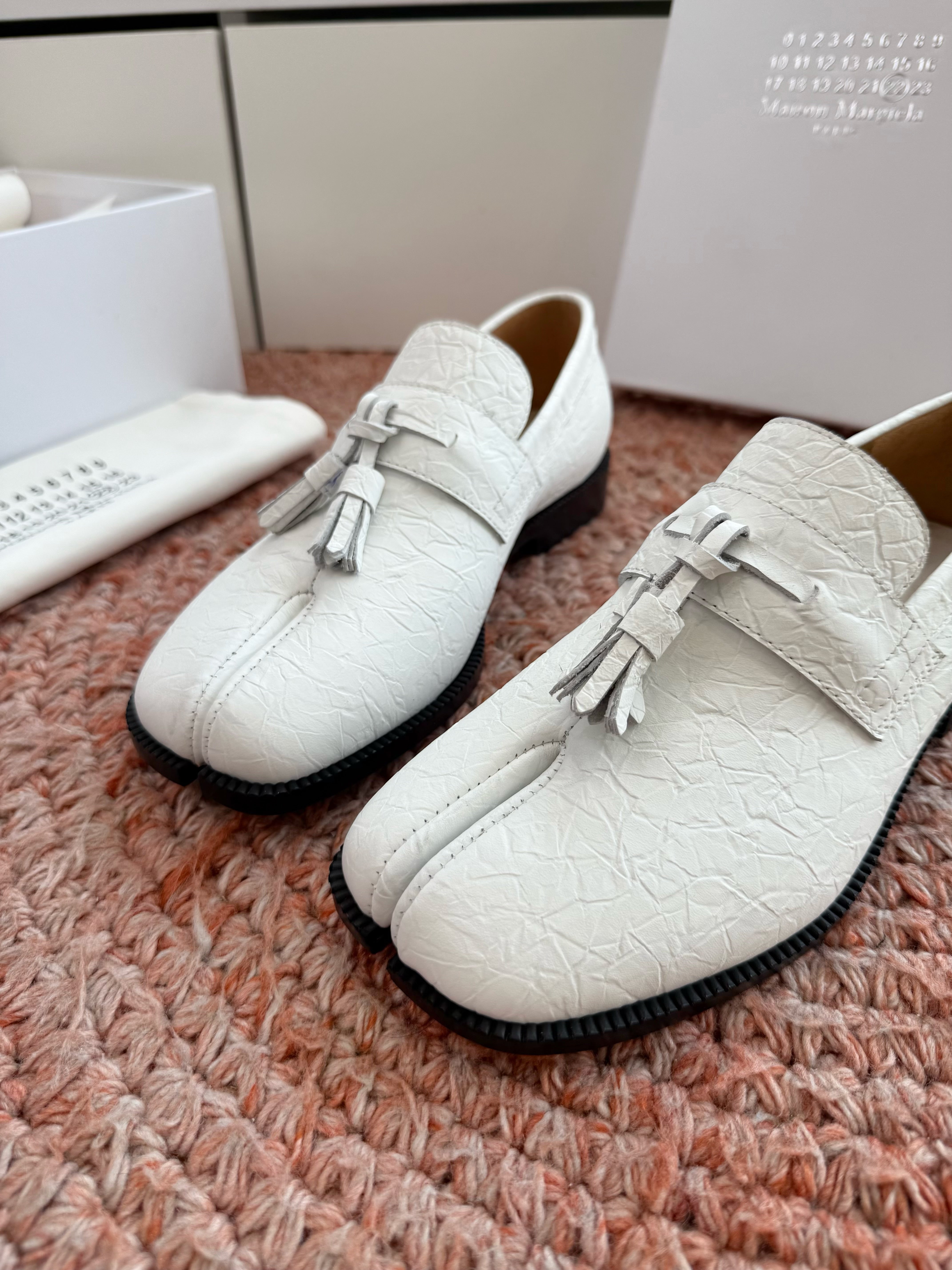 Maison Margiela 2026 Loafer Cowhide 915727