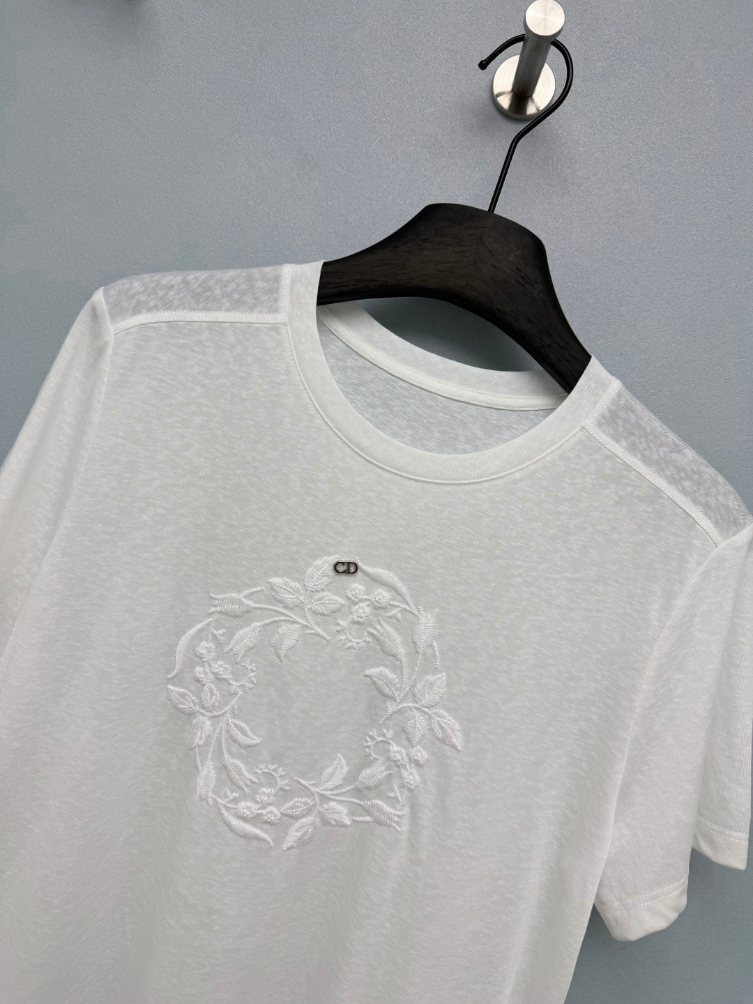 Dior 2026 Floral Embroidery Short-Sleeve T-Shirt White Cotton 392386