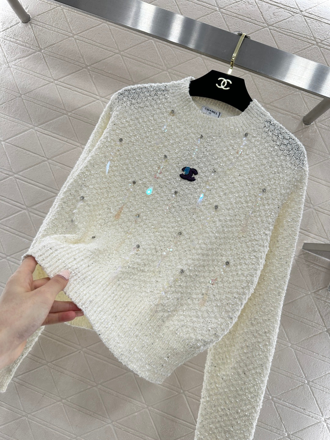 CC 26 Crew Neck Sequined Pullover Sweater Cream Red Wool 331243