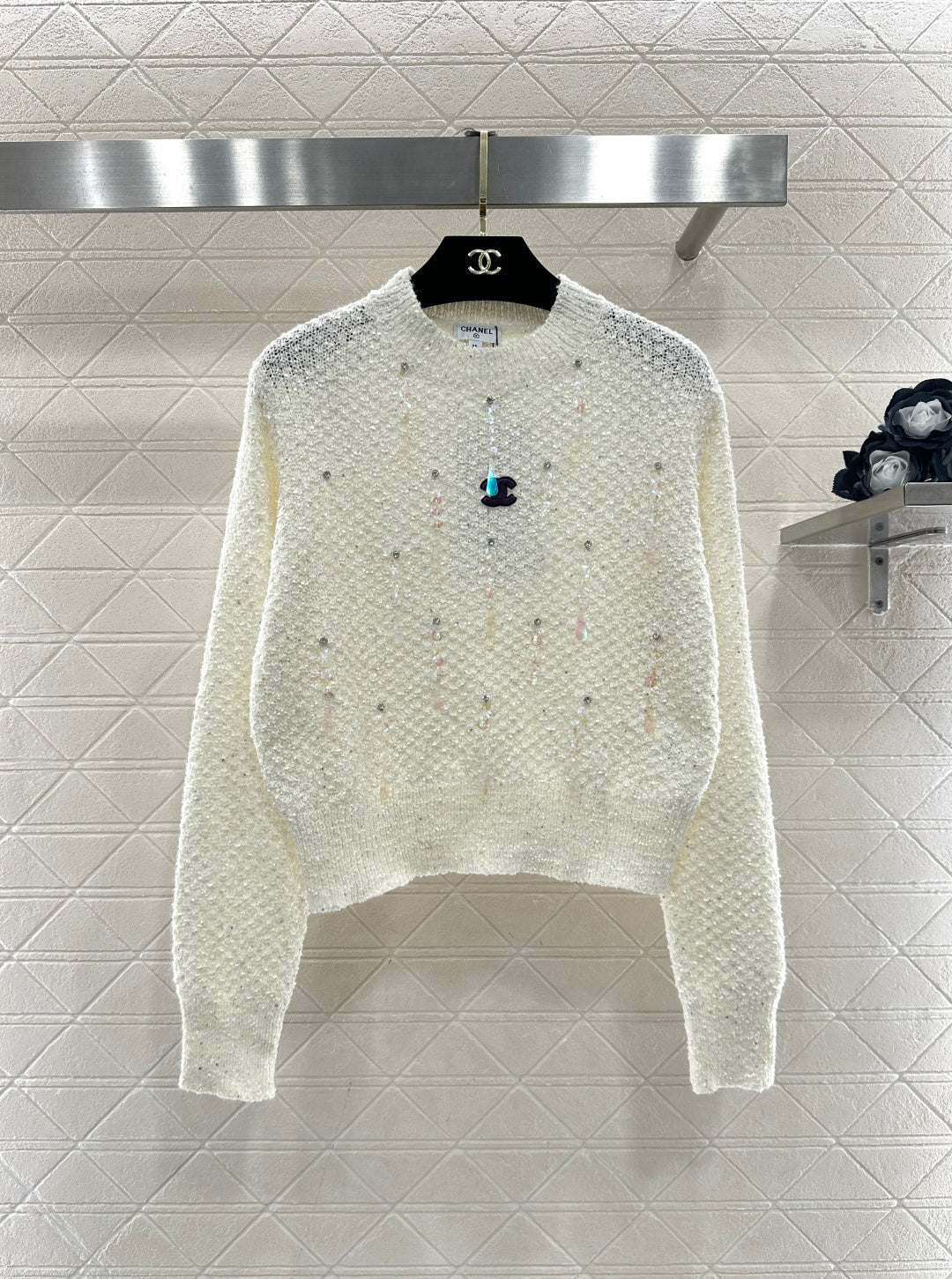 CC 26 Crew Neck Sequined Pullover Sweater Cream Red Wool 331243