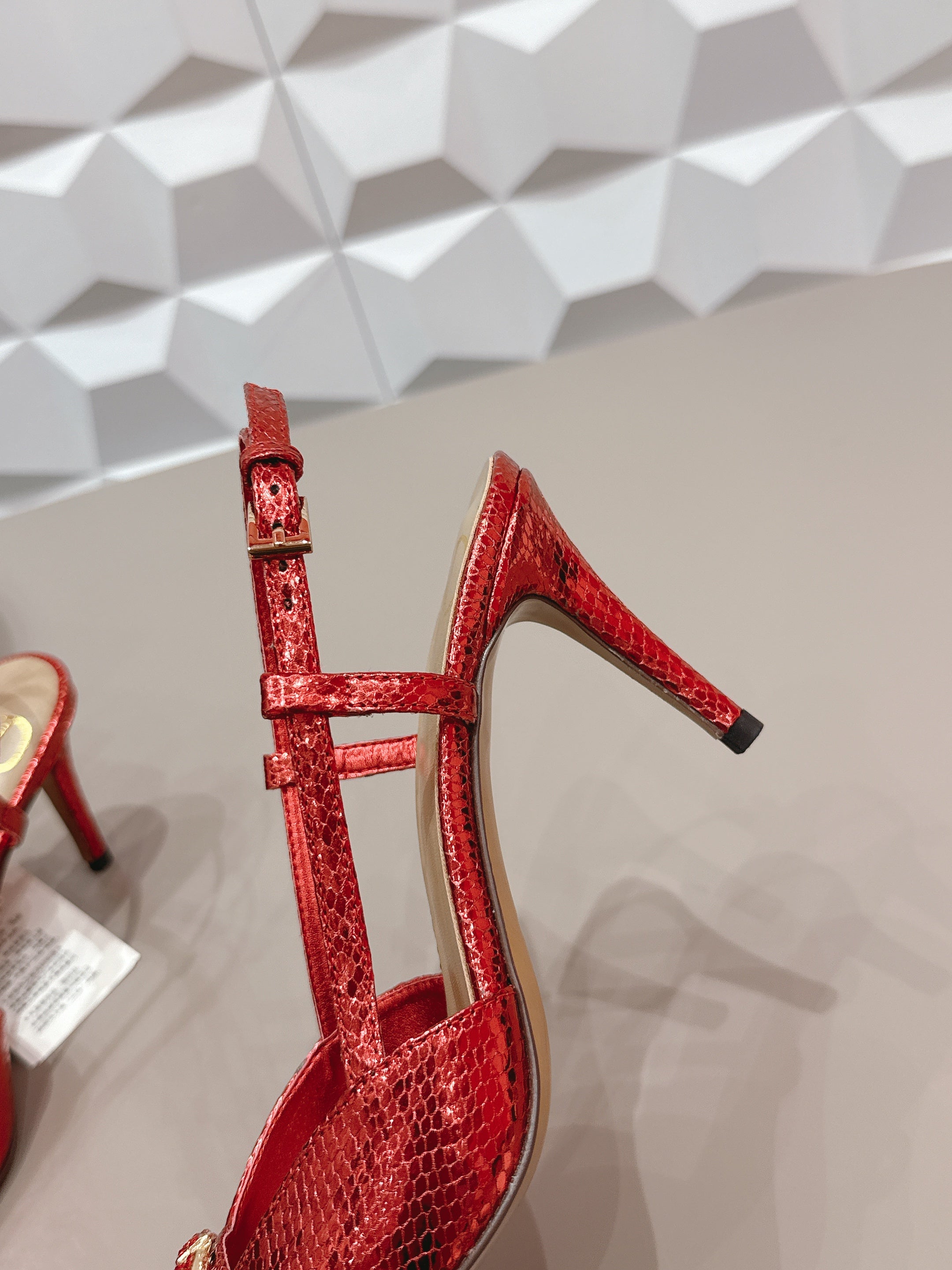VT 26s Slingback 80 Red Snake Skin 613585