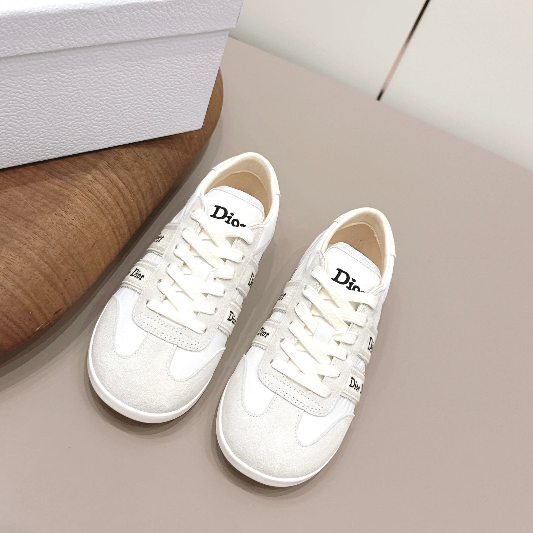 CD 26A Casual Sneakers White Ivory Lycra Fabric Suede 739337