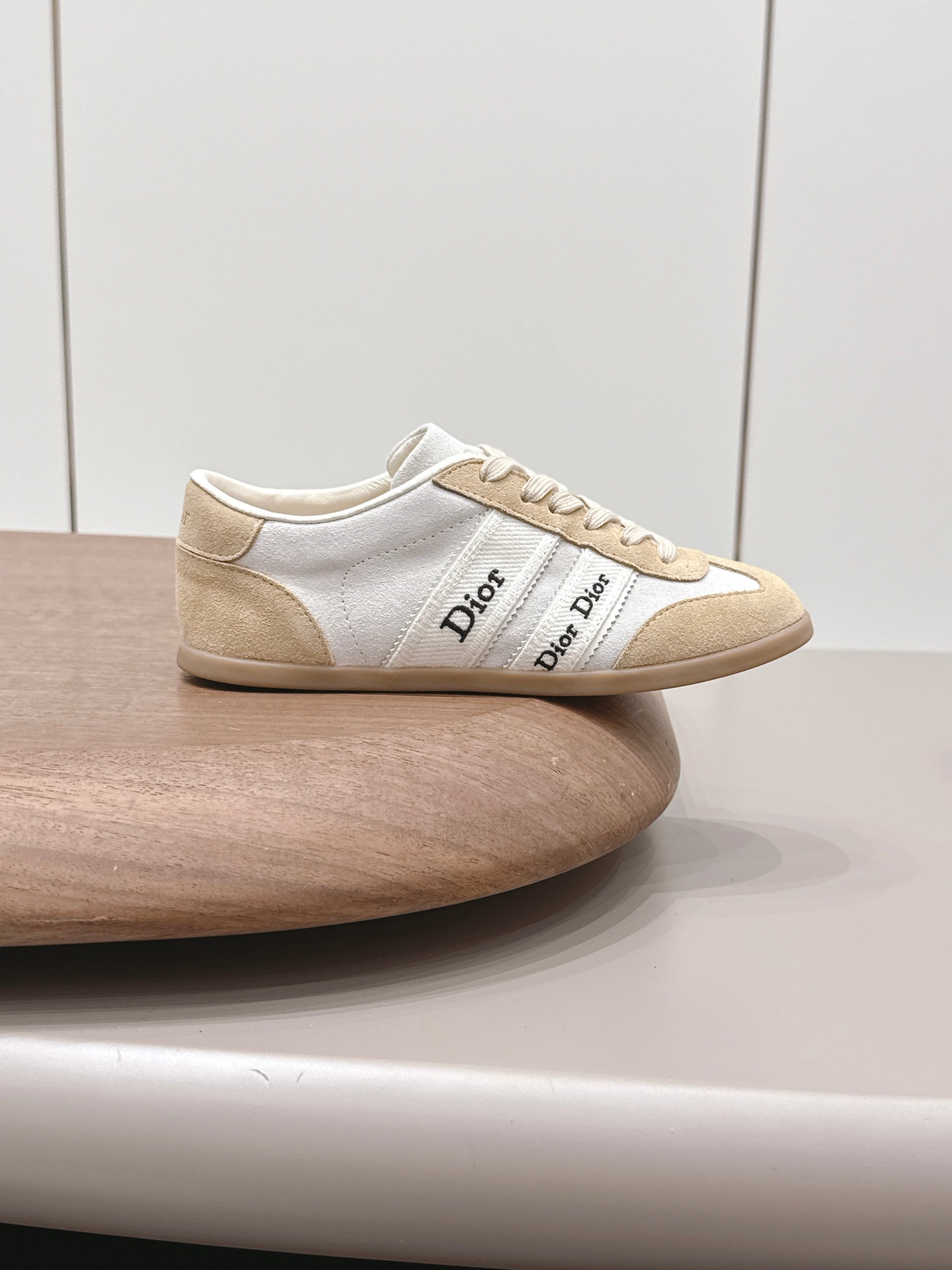 CD 26A Casual Sneakers Suede