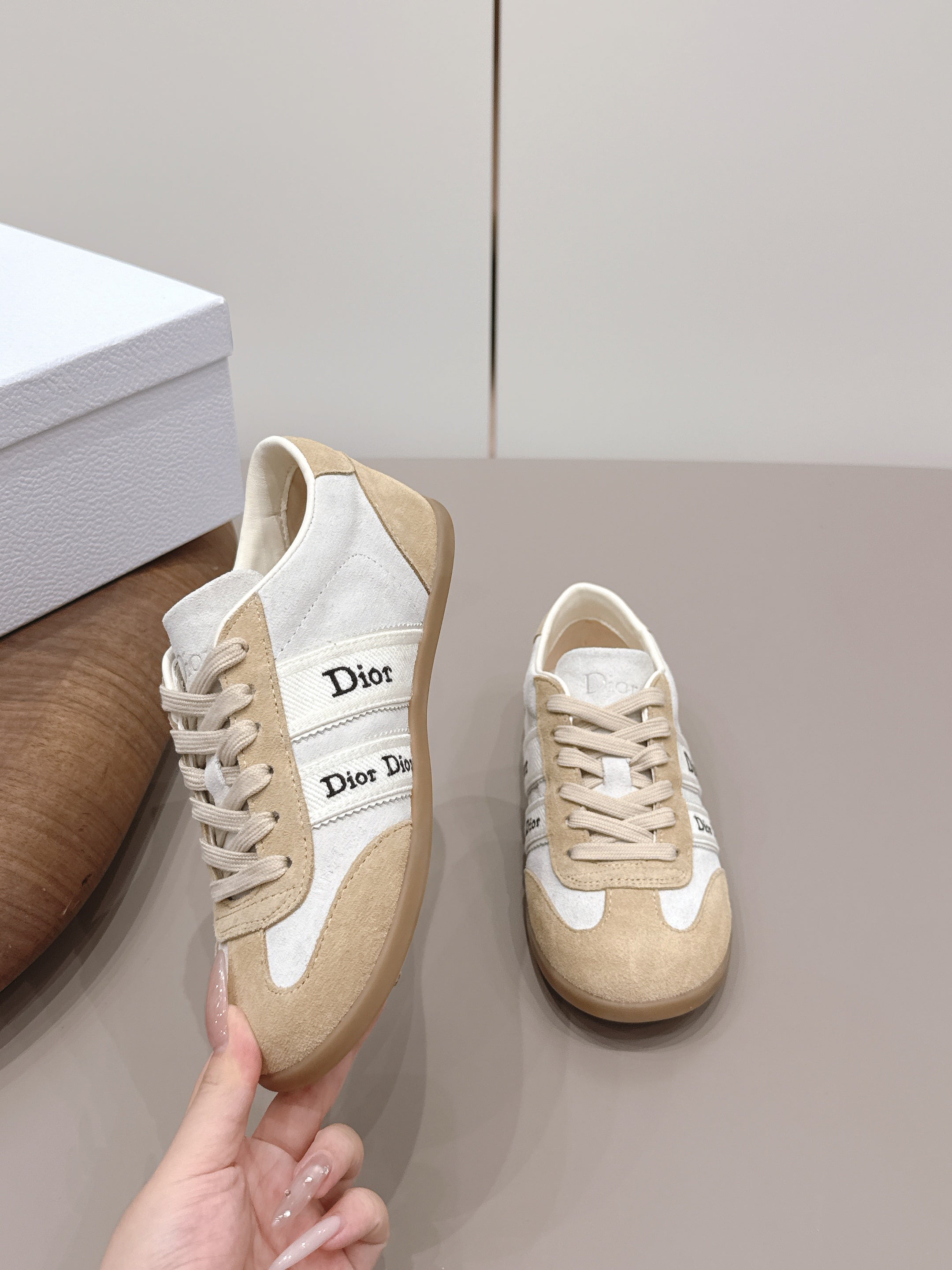 CD 26A Casual Sneakers Suede