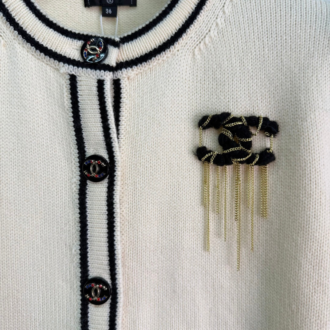 Chanel 2026 Brooch Cardigan Wool 449278