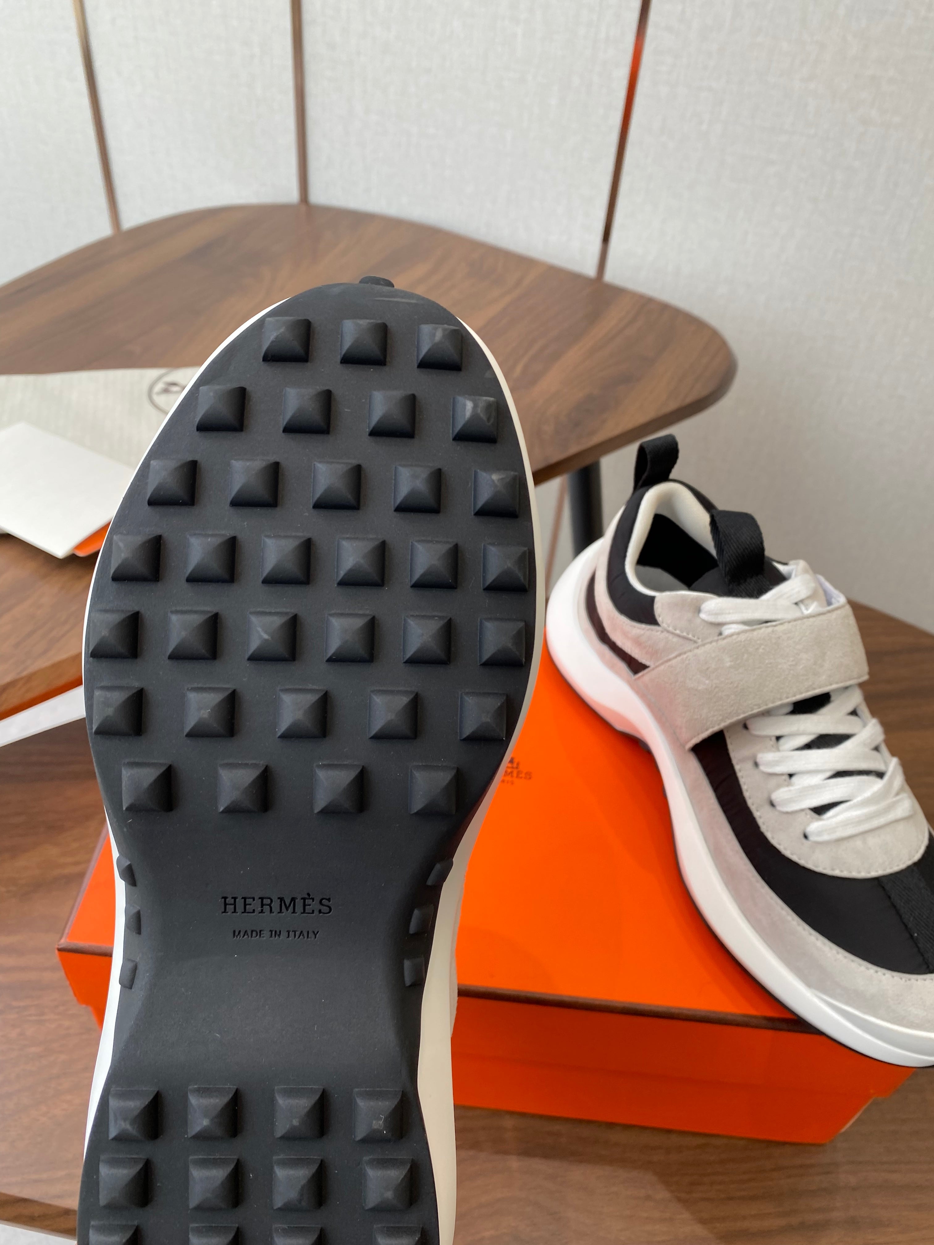 HM couple's sneakers white gray black rubber material