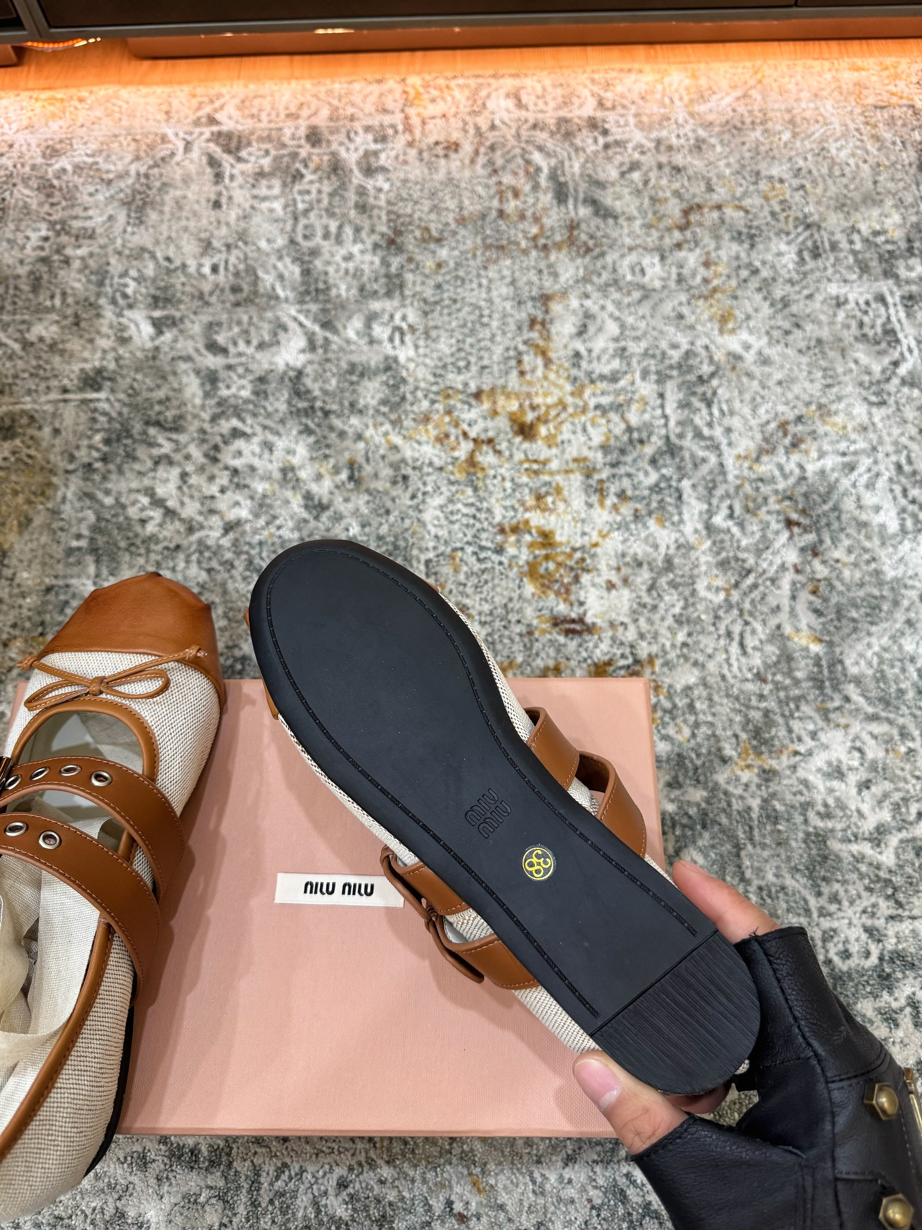 Miumiu 26ss  Ballet Flat Ivory Camel Canvas Cowhide 709811