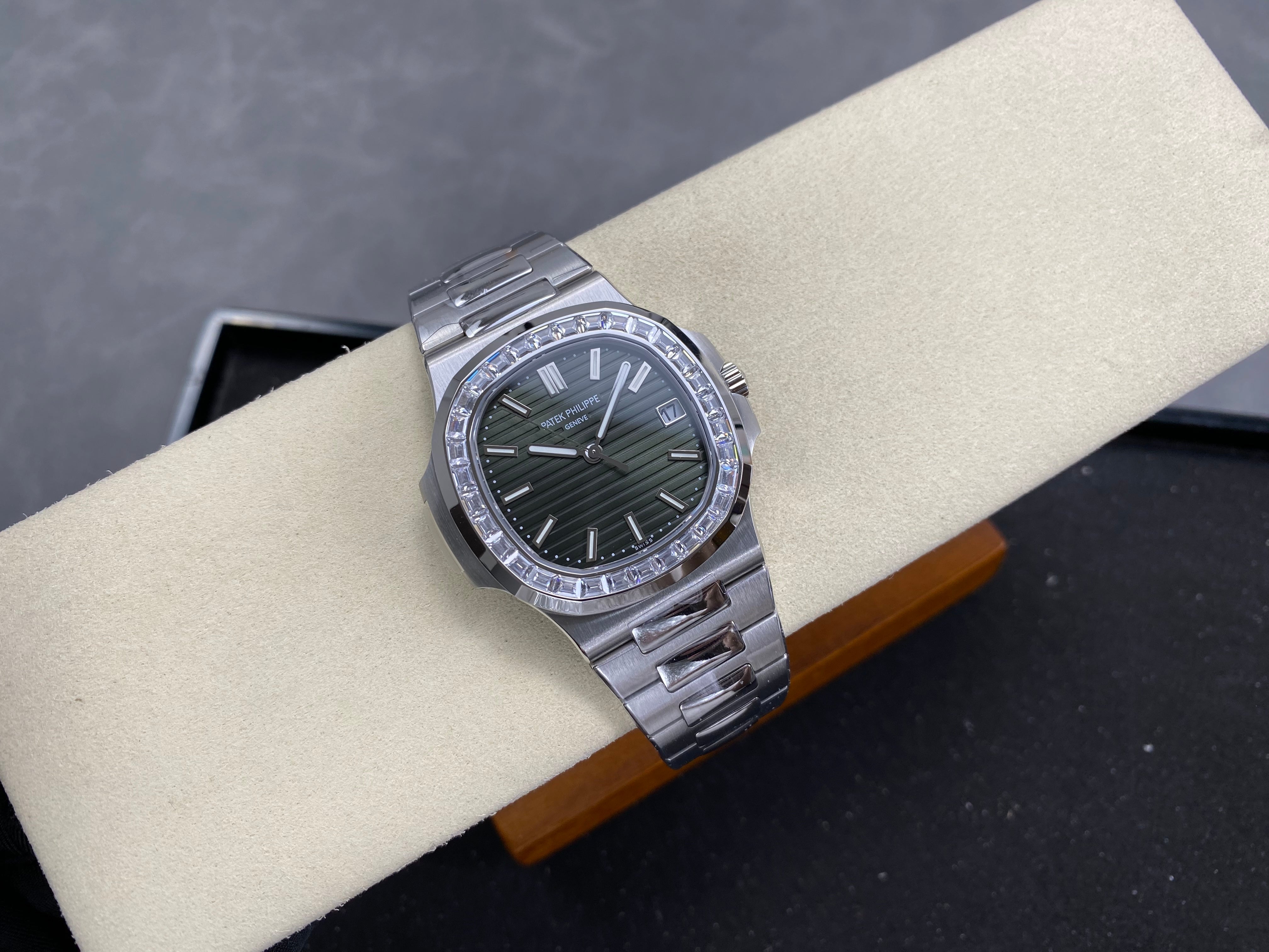 Patek Philippe Nautilus 40mm Diamond Benzel Green Dial