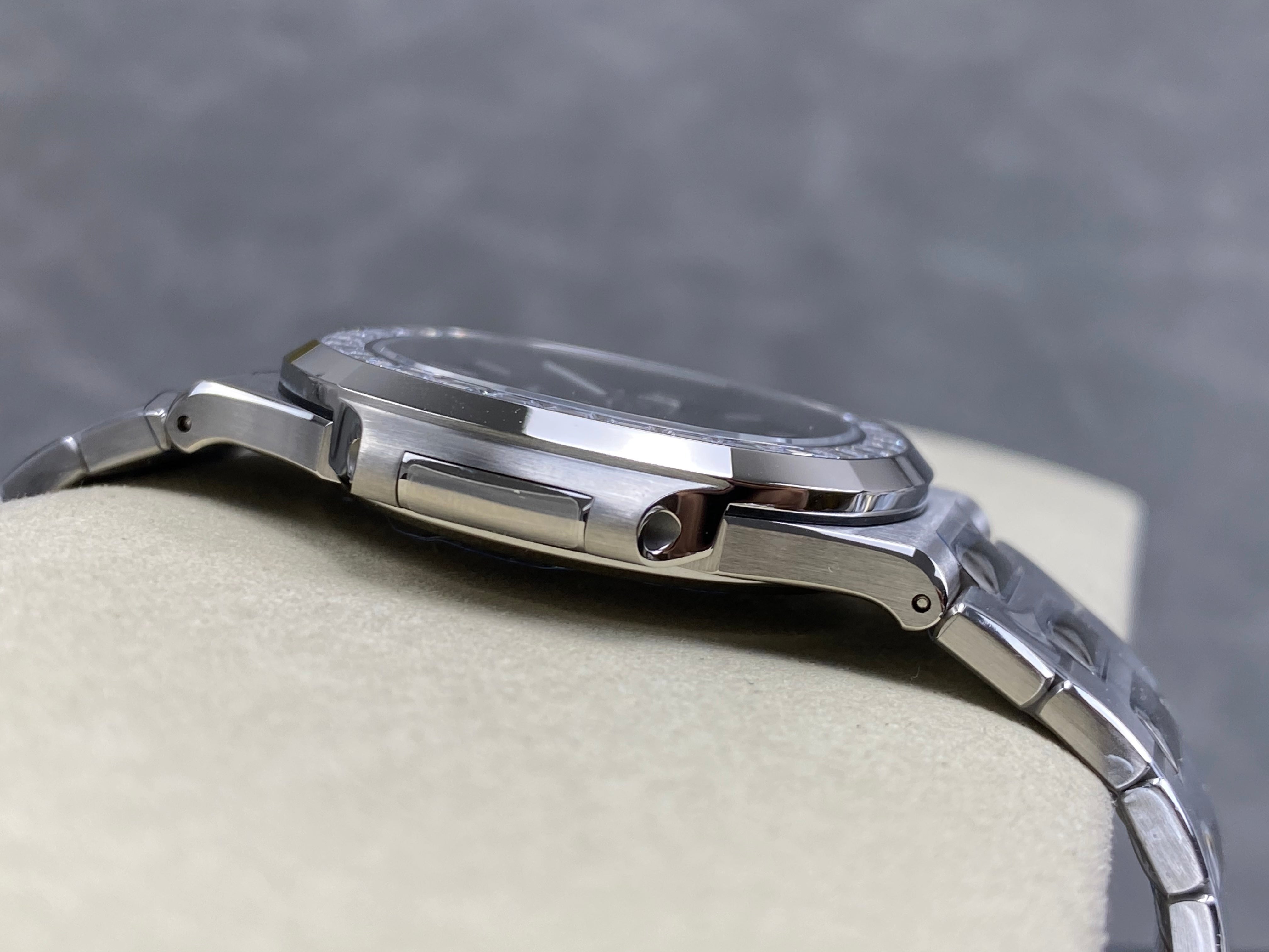 Patek Philippe Nautilus 40mm Diamond Benzel Green Dial
