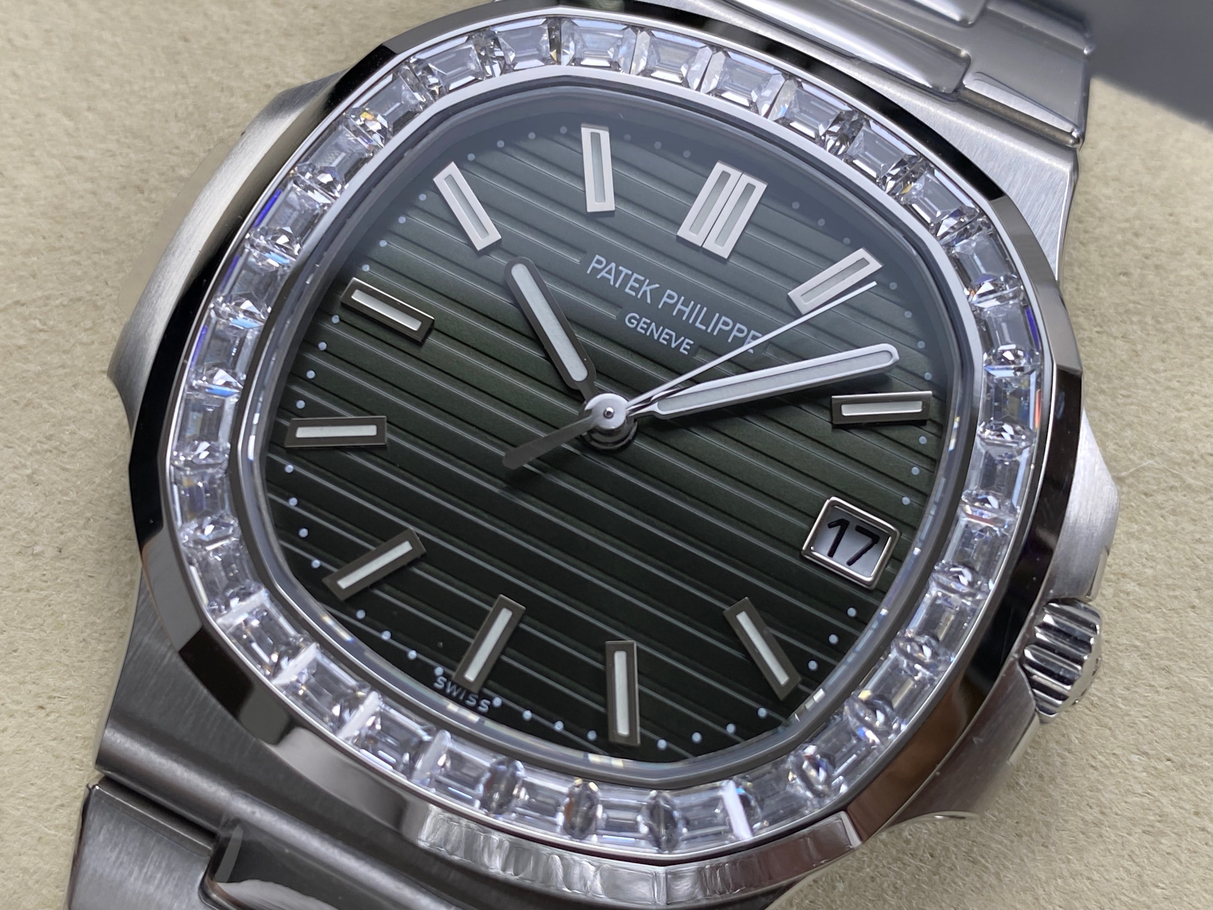 Patek Philippe Nautilus 40mm Diamond Benzel Green Dial