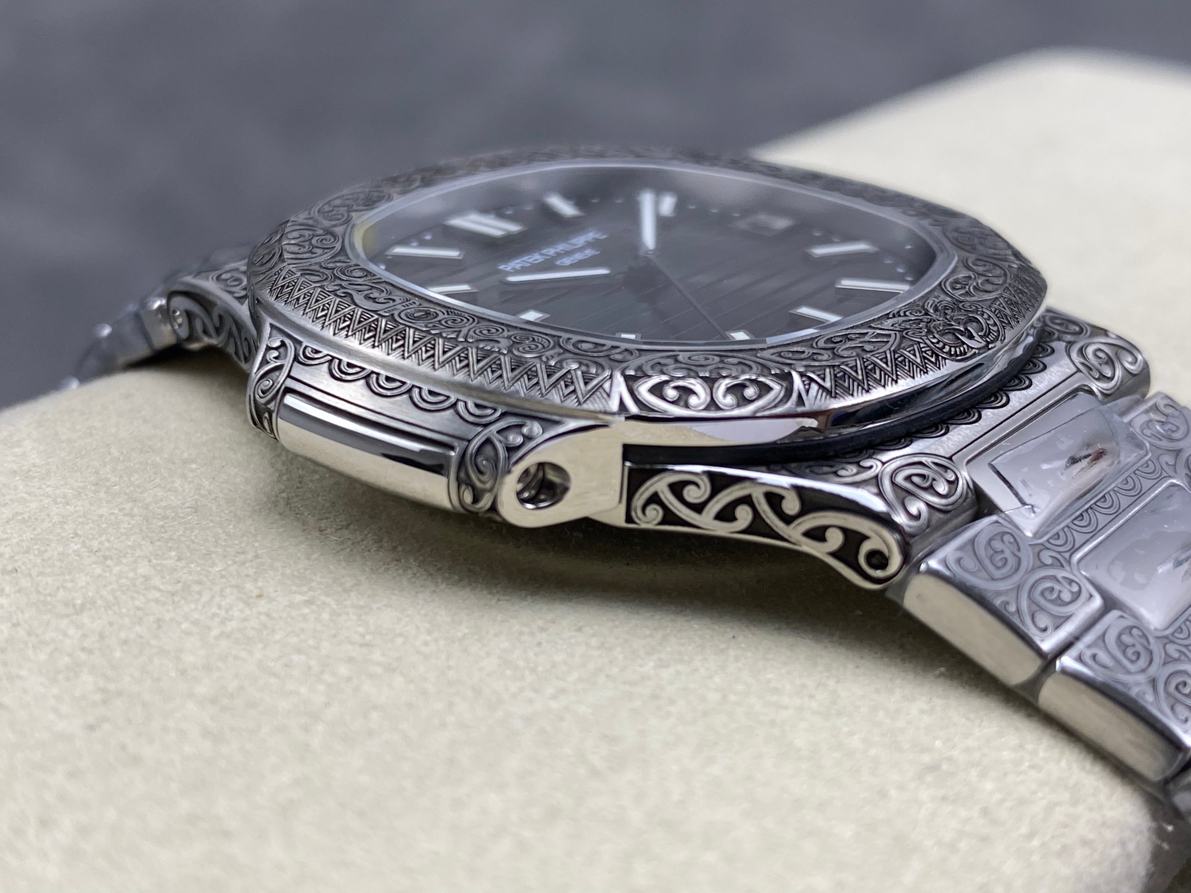 Patek Philippe Nautilus 5711 Maori Motif 40mm Dark Gray Dial Stainless Steel Case