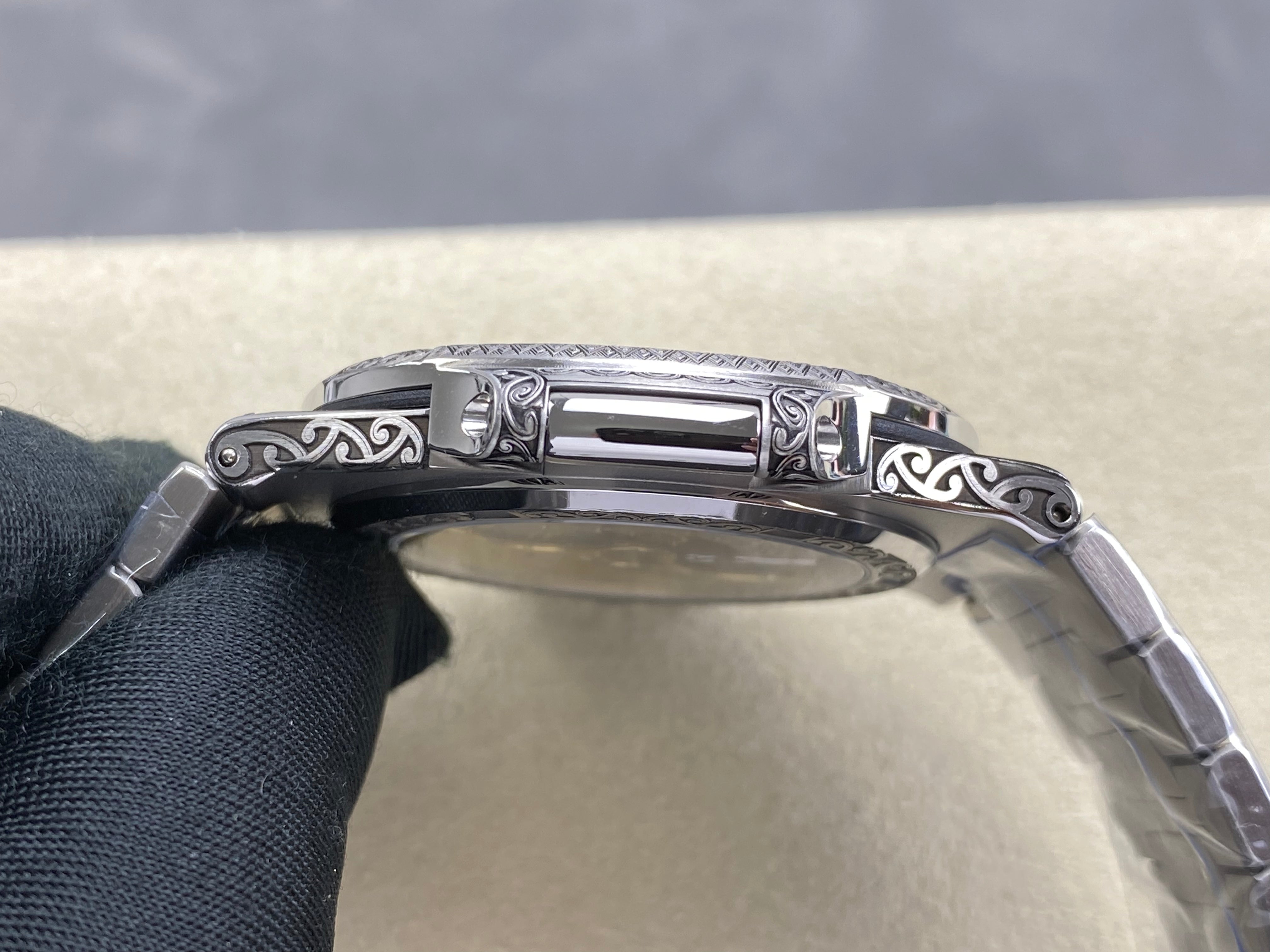 Patek Philippe Nautilus 5711 Maori Motif 40mm Dark Gray Dial Stainless Steel Case