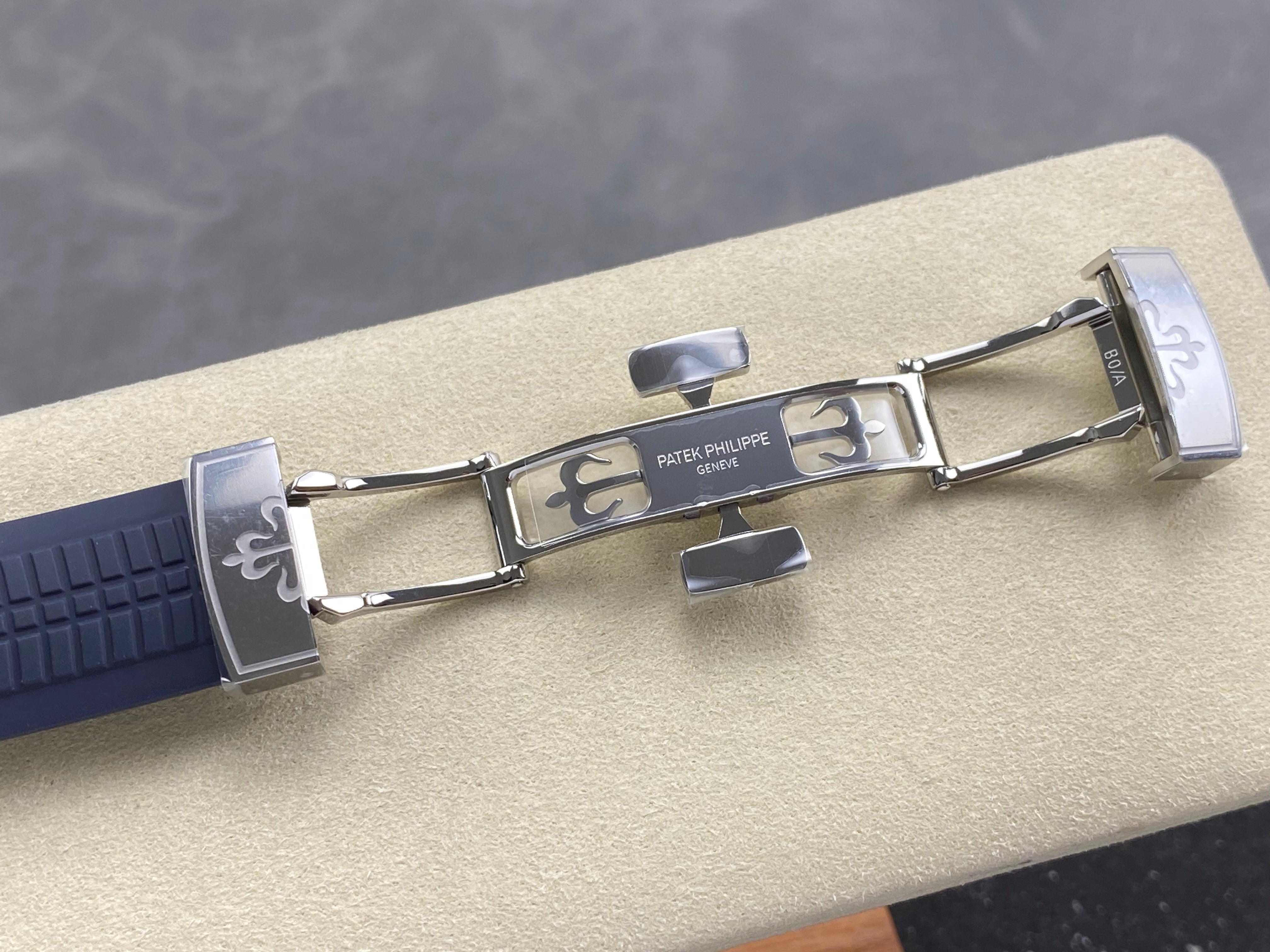 Patek Philippe Aquanaut 42mm Blue Dial Blue Rubber Strap