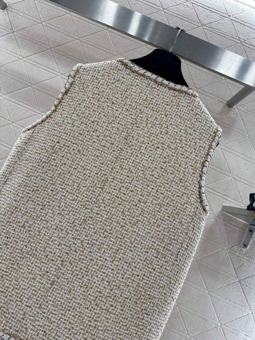 CC 26 Vest With Gold-colored Buttons Beige Tweed Fabric