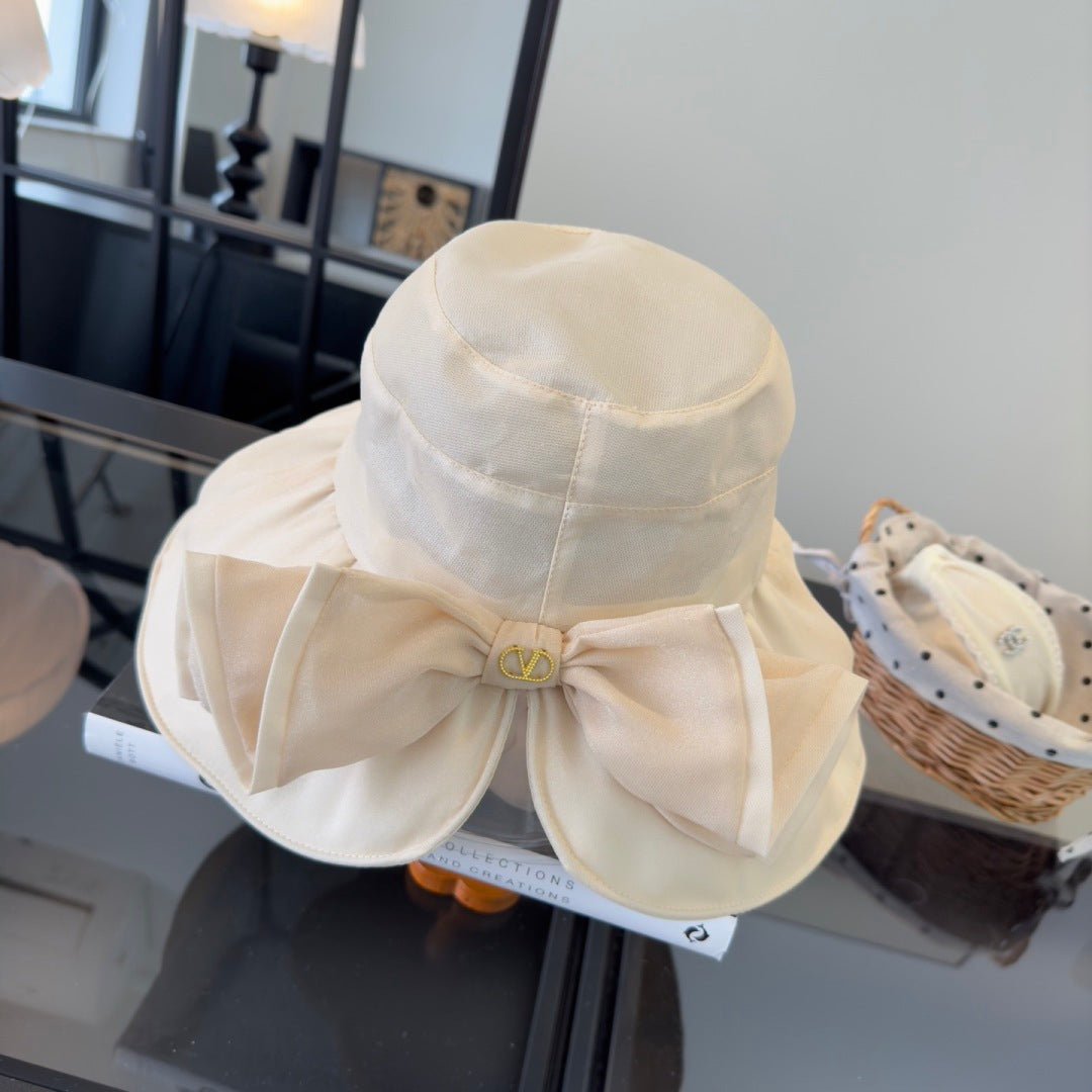 Valentino Bow-tie Bucket Hat 196097