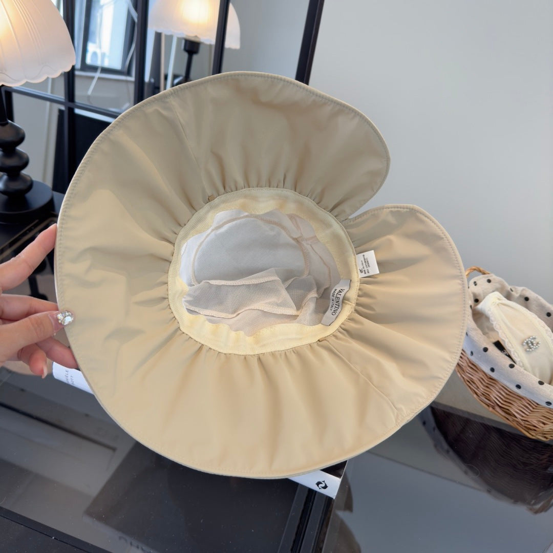 Valentino Bow-tie Bucket Hat 196097