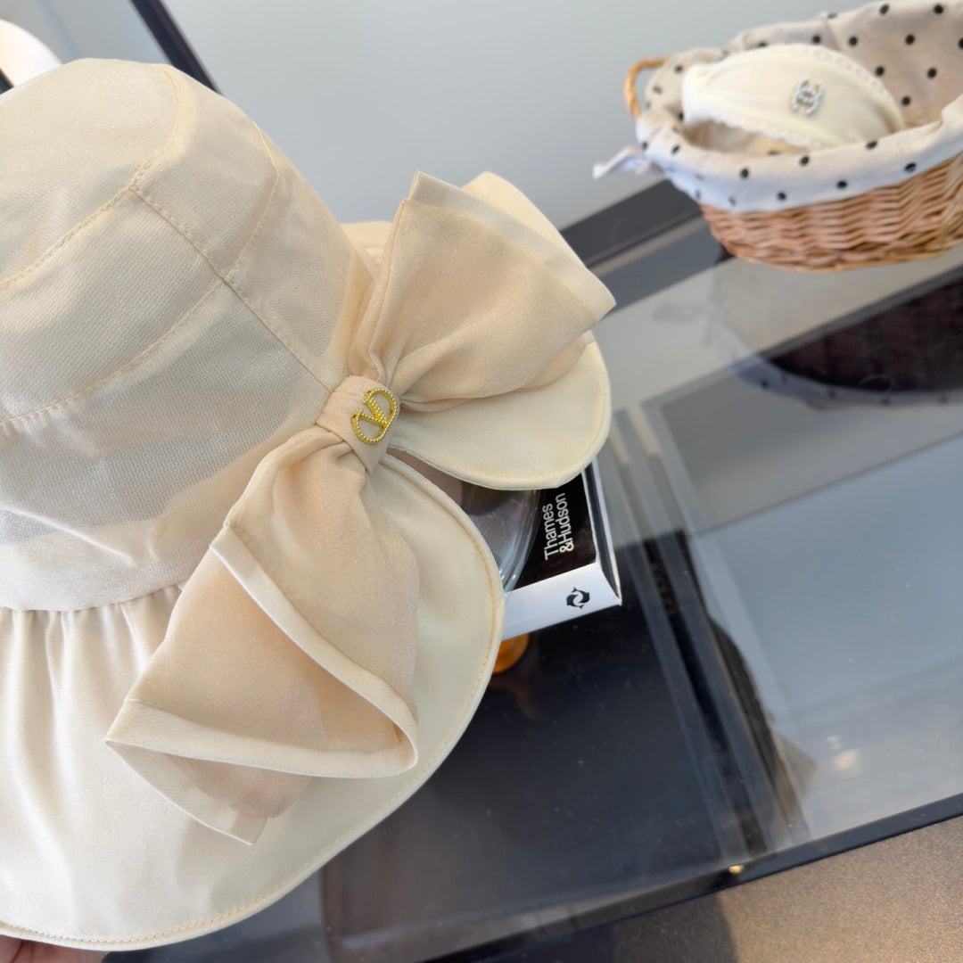 Valentino Bow-tie Bucket Hat 196097