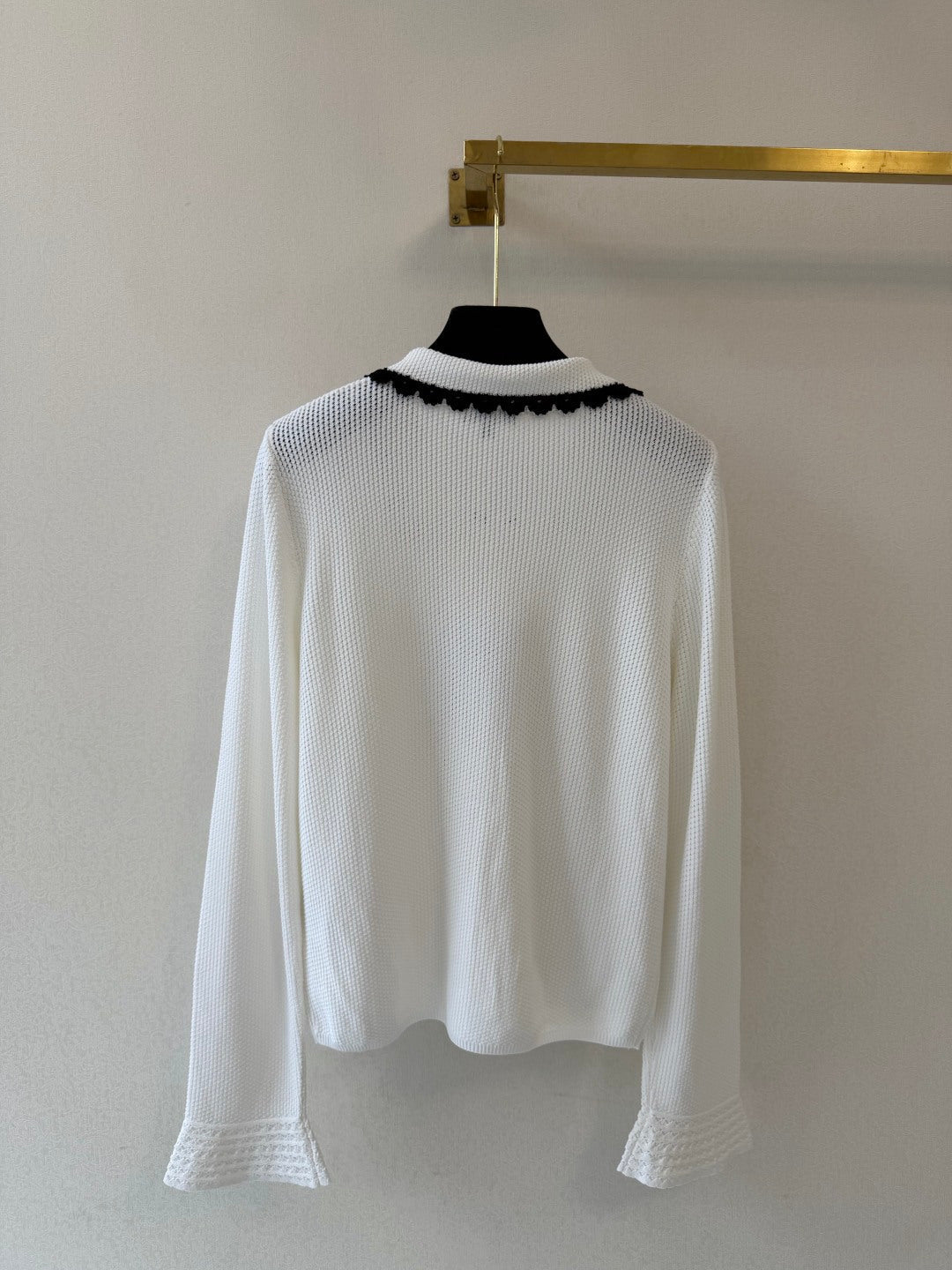 Chanel 2026 Collared Long-sleeved Cardigan Wool 422940