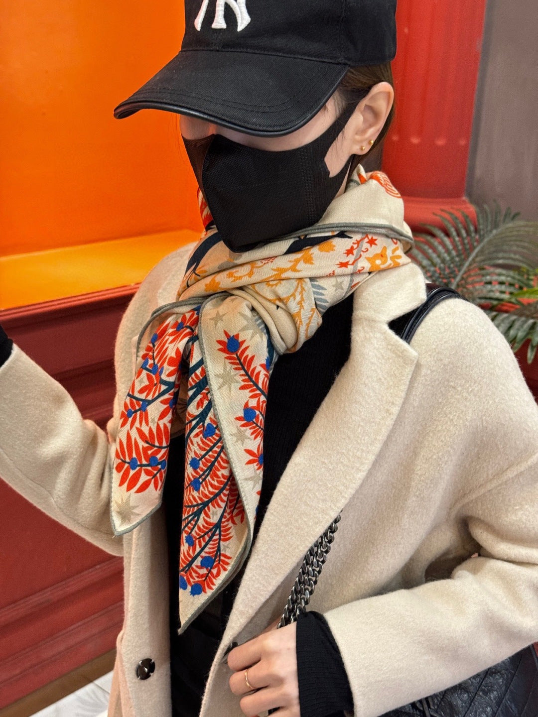 HM 25s Scarf 140cm Beige Colorful Cashmere Silk 962472
