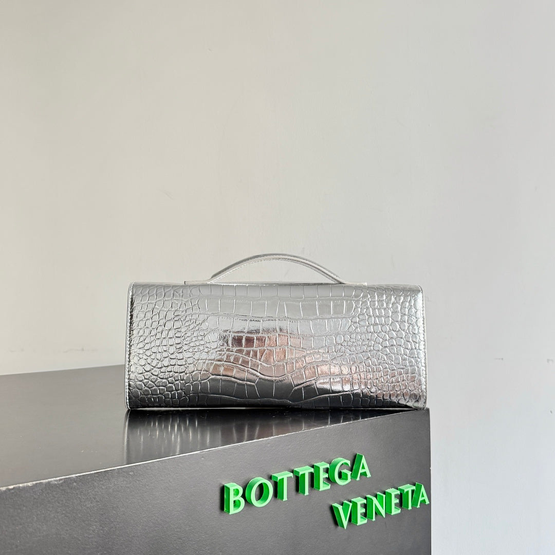 Bottega Veneta 2026 Andiamo Bag 31cm Silver Crocodile-embossed Leather 137072