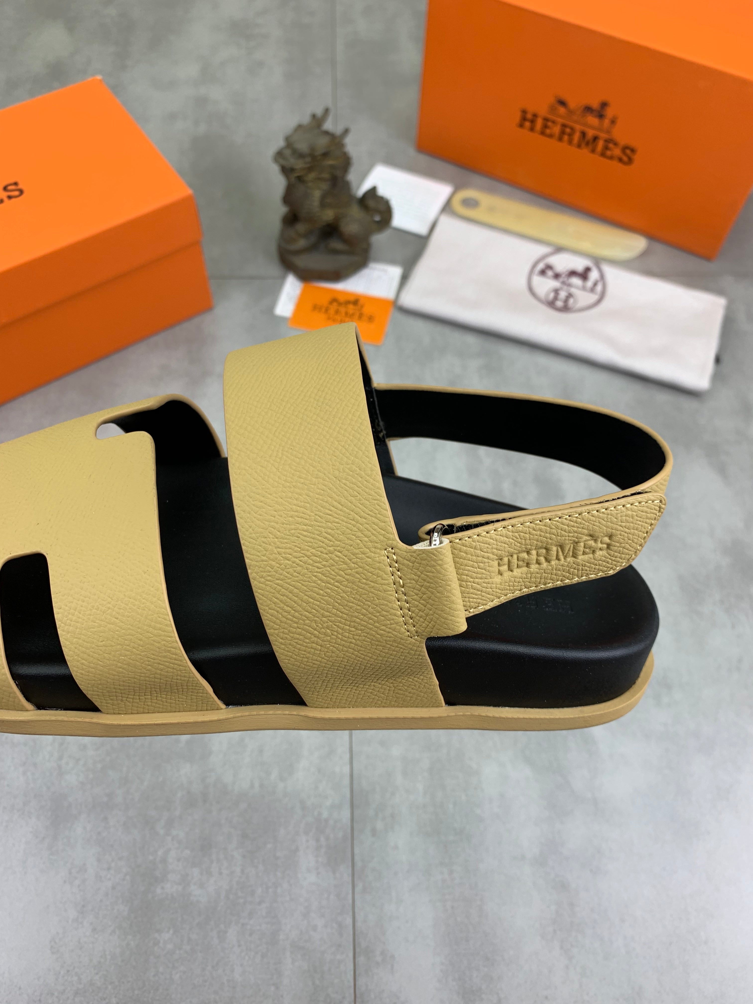 HM Men's Chypre Sandals Yellow Jasmine Calfskin 645503