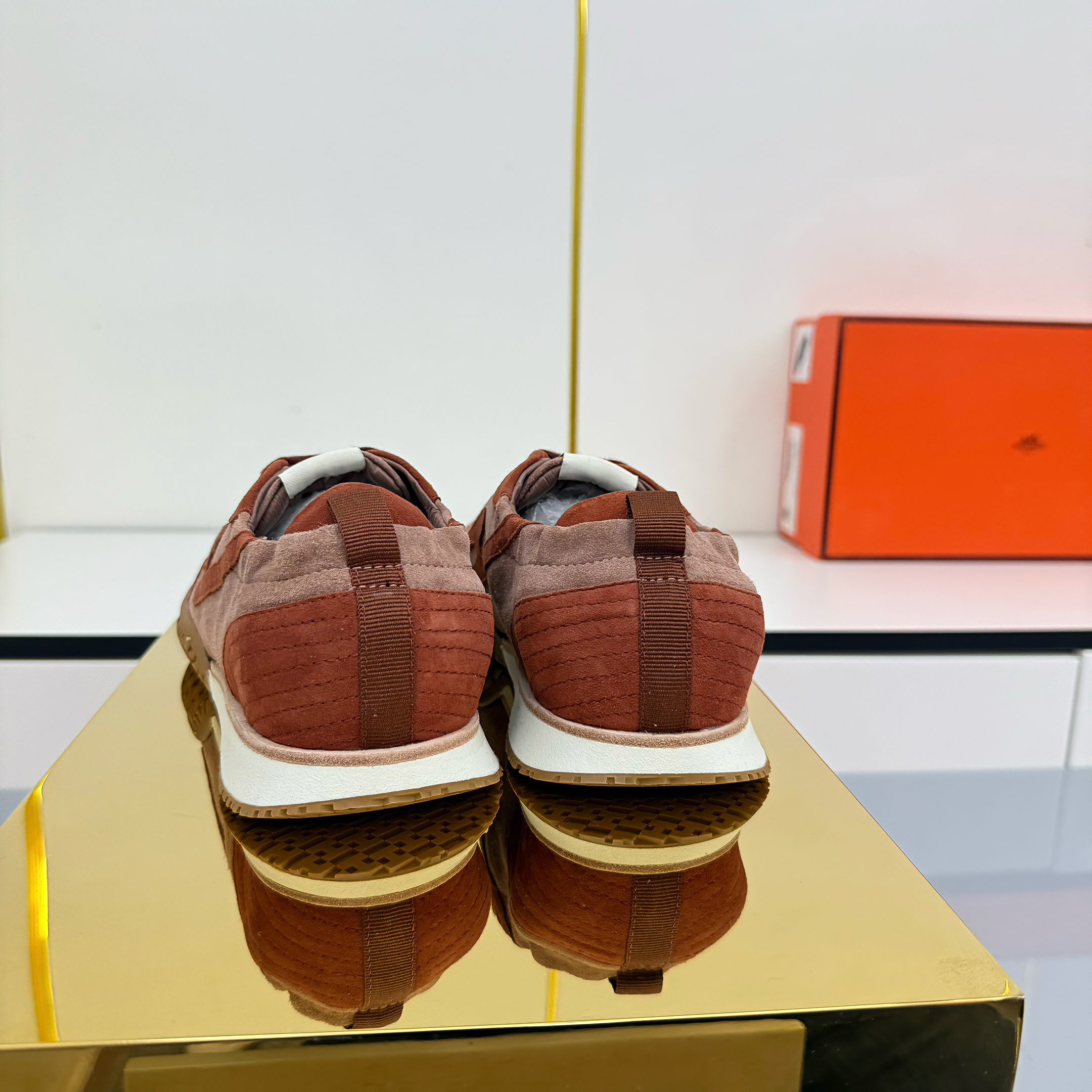 HM 2026 Casual Sneakers Rust Brown Suede 667356