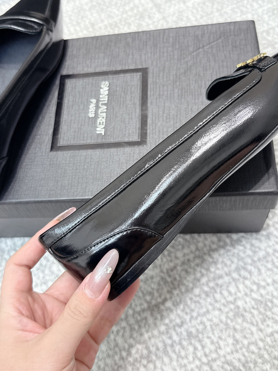 YSL 26ss Square Toe Loafers Black Glossy Leather 662729