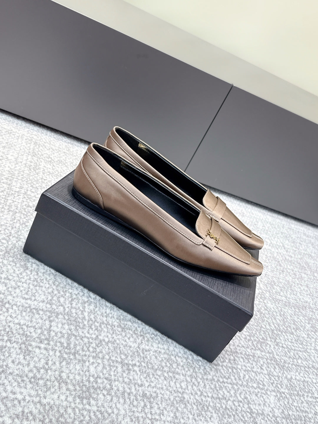 YSL 26ss Square Toe Loafers Taupe Satin Leather
