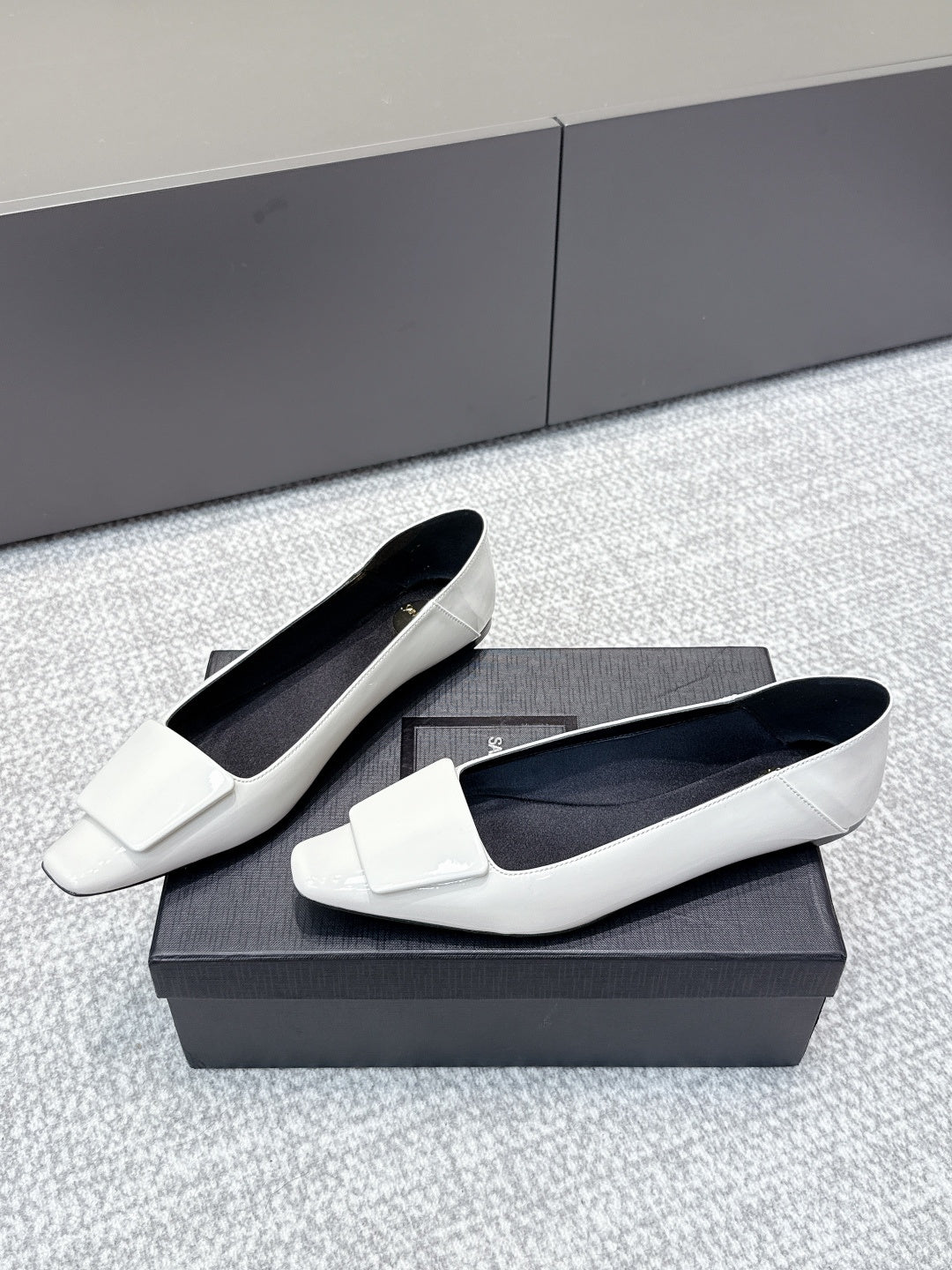 YSL 26ss Square Toe Loafers White Patent Leather 662733