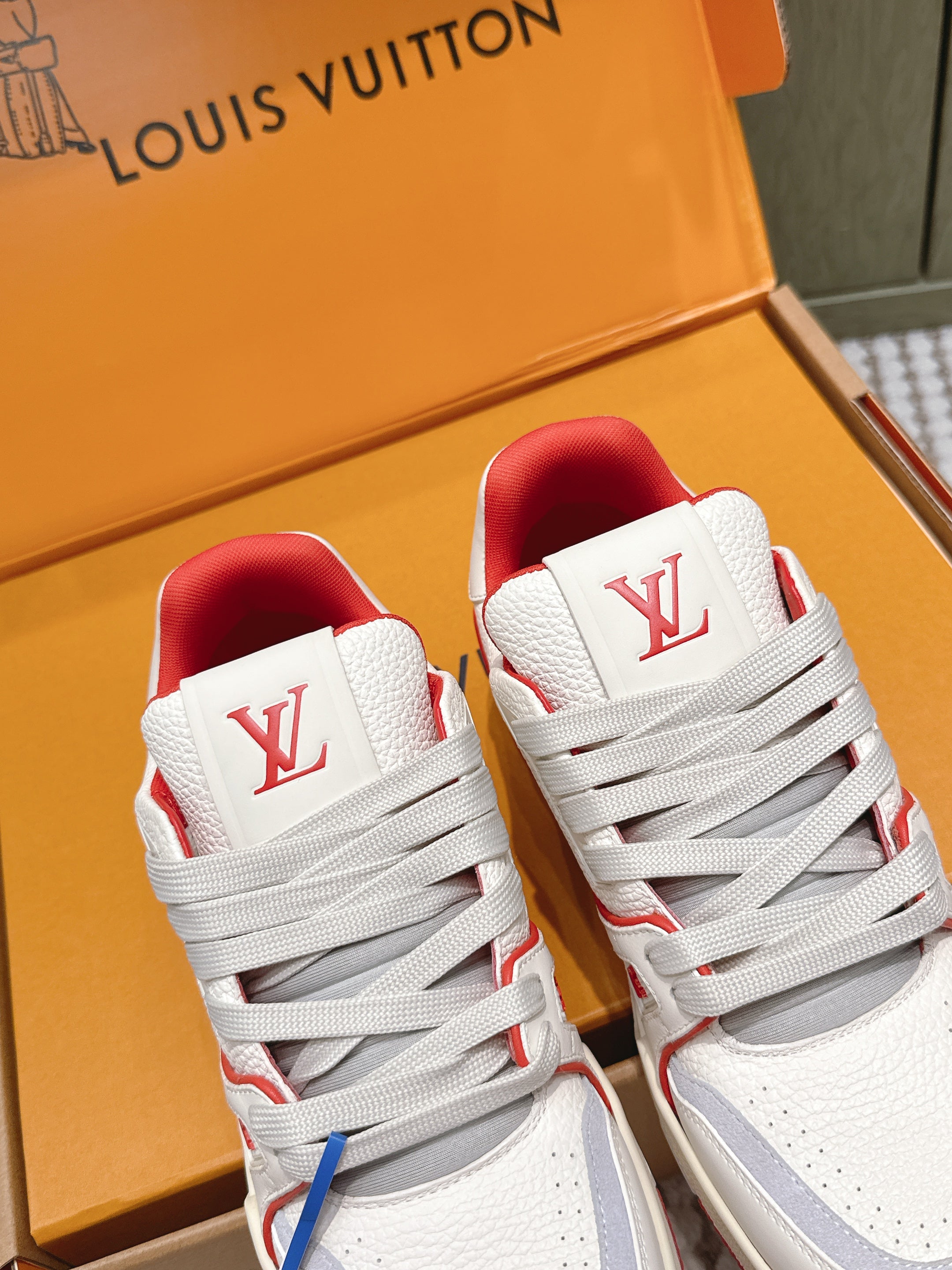 LV 26ss Trainer Sneakers White Red Cowhide 657900
