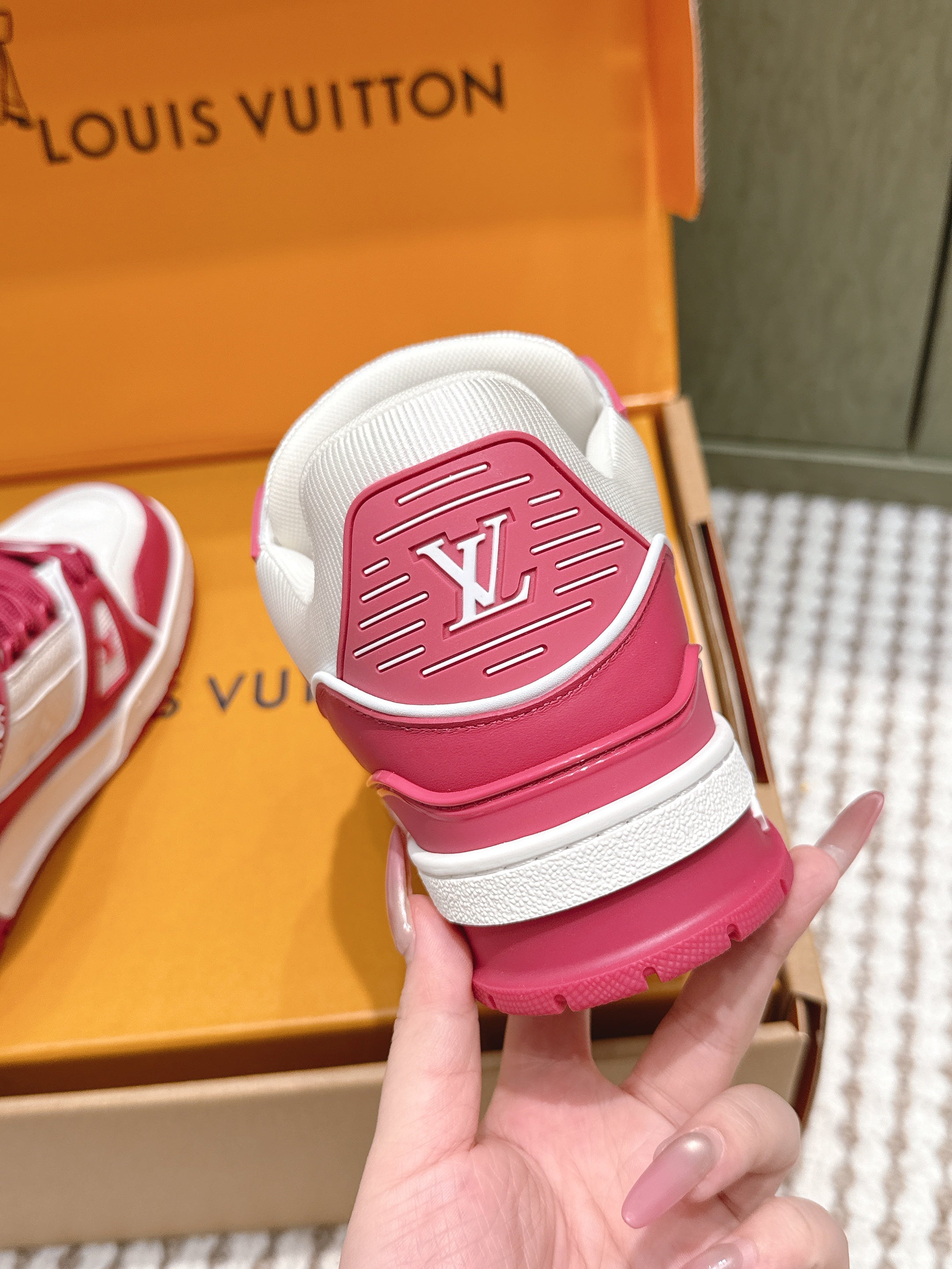 LV 26ss Trainer Sneakers White Dark Pink Denim Cowhide 657910