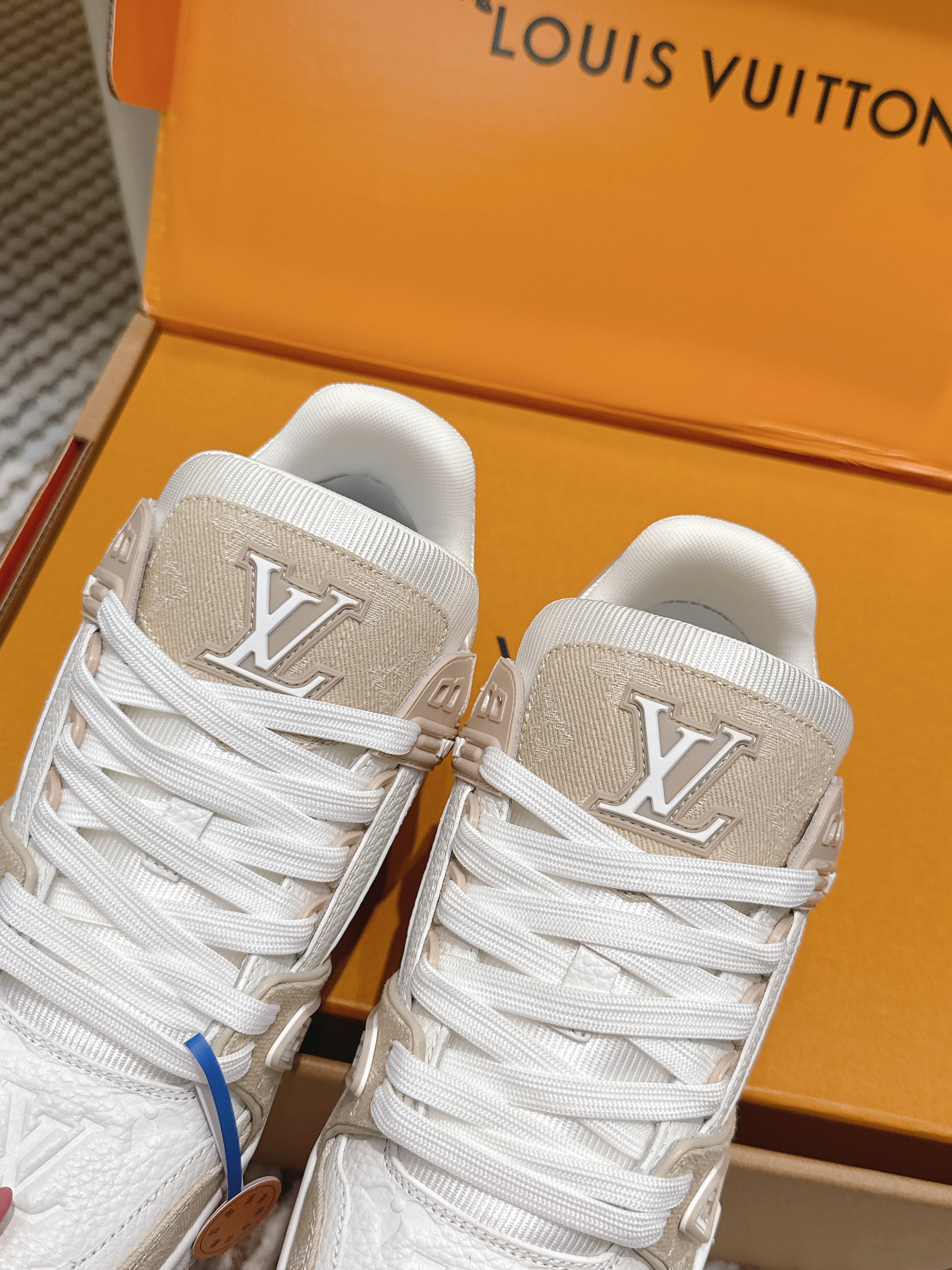 LV 26ss Trainer Sneakers White Beige Denim Cowhide 657914
