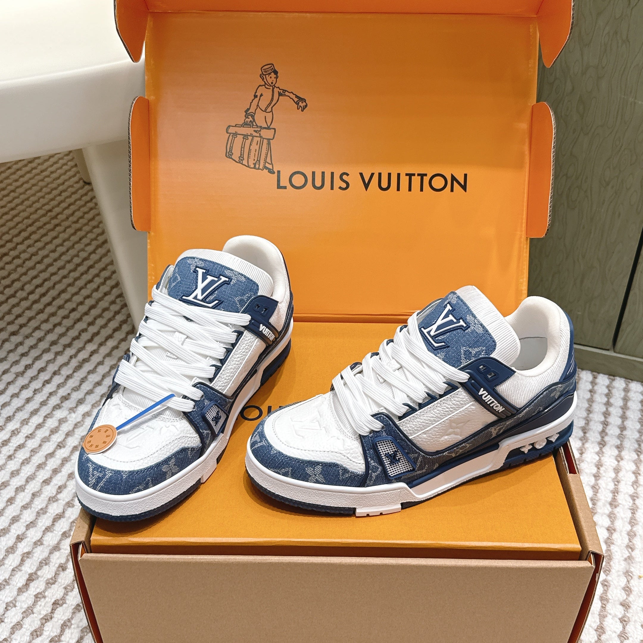 LV 26ss Trainer Sneakers White Dark Blue Denim Cowhide 657916