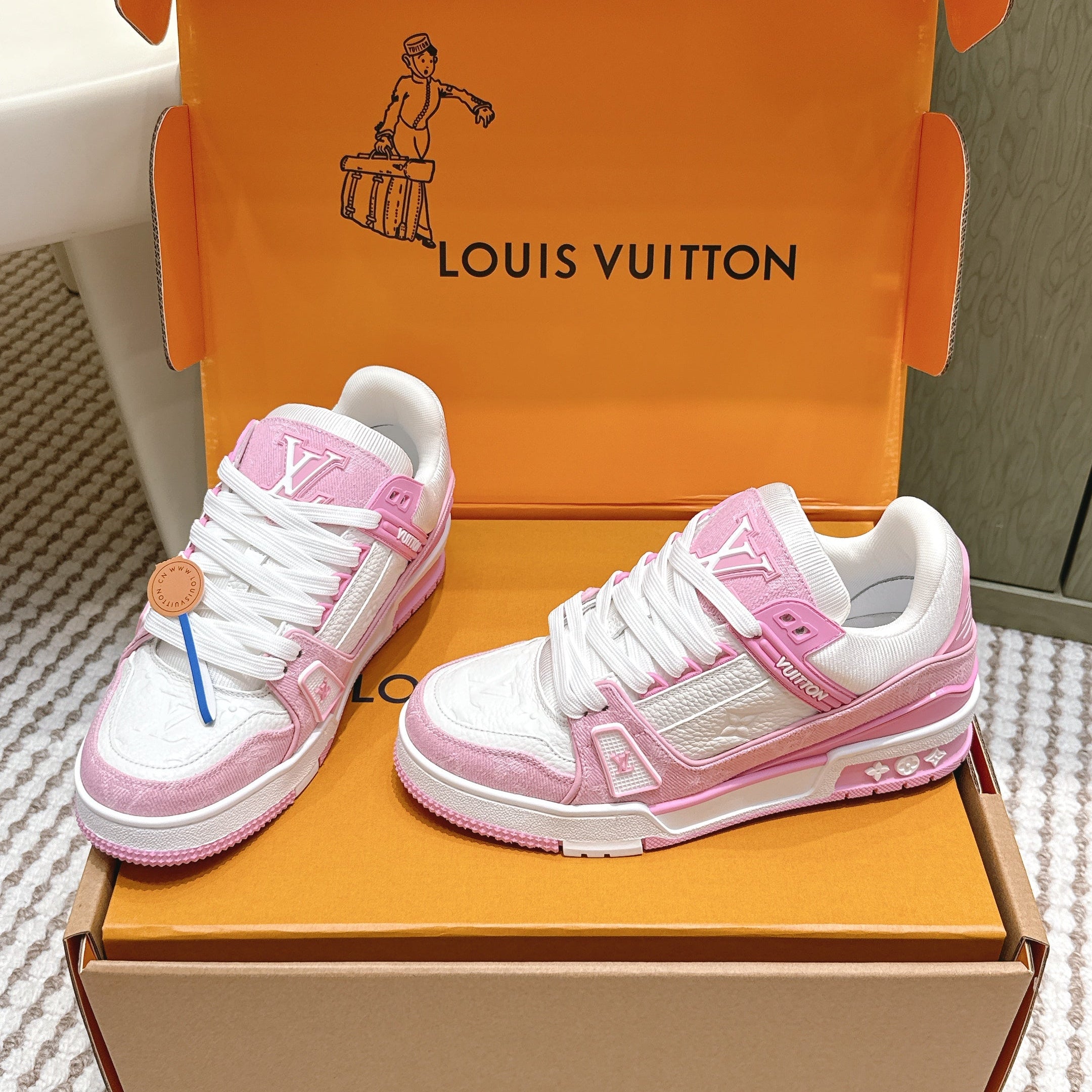 LV 26ss Trainer Sneakers White Pink Cowhide 657922