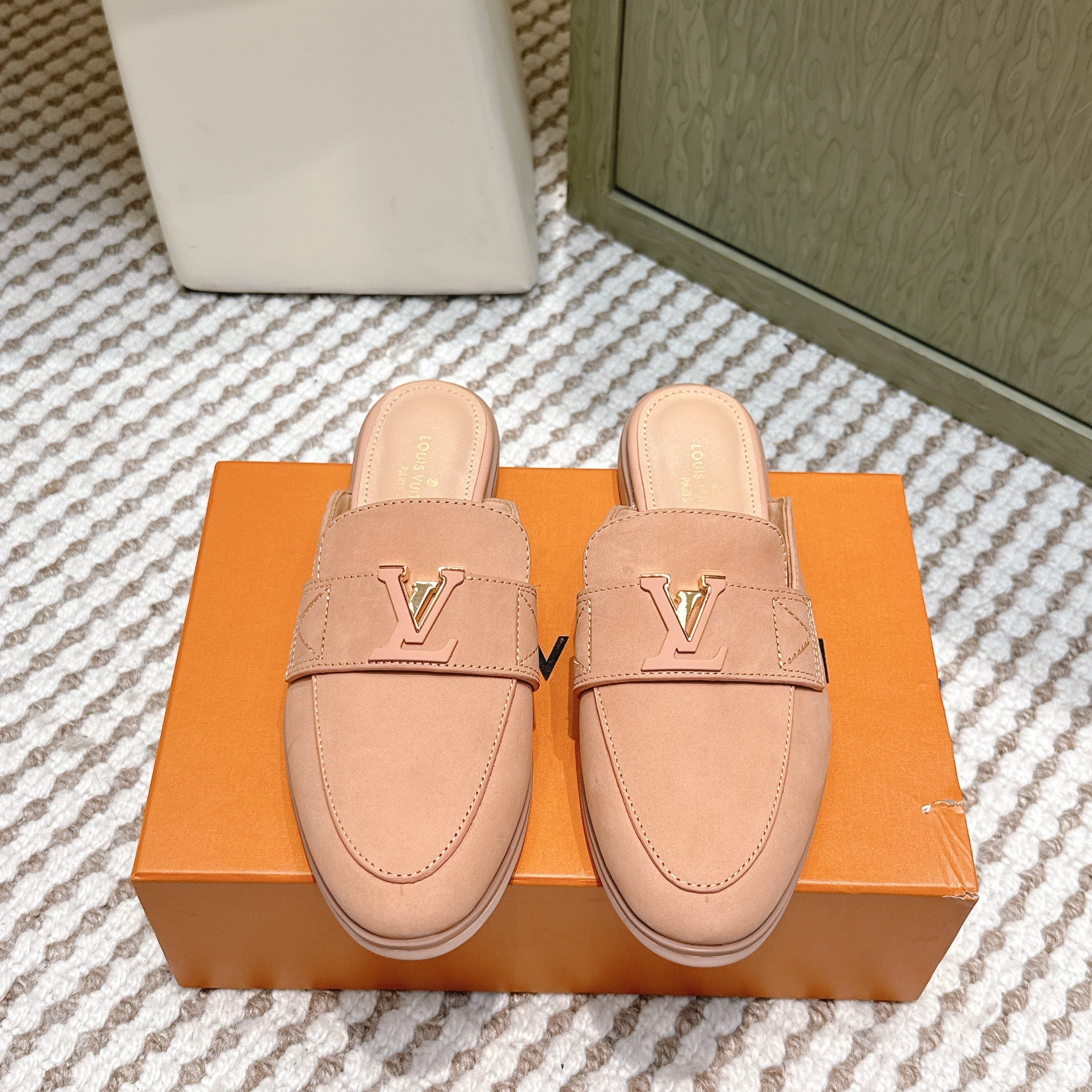 LV 26ss Mule Dusty Peach Nude Suede 657810