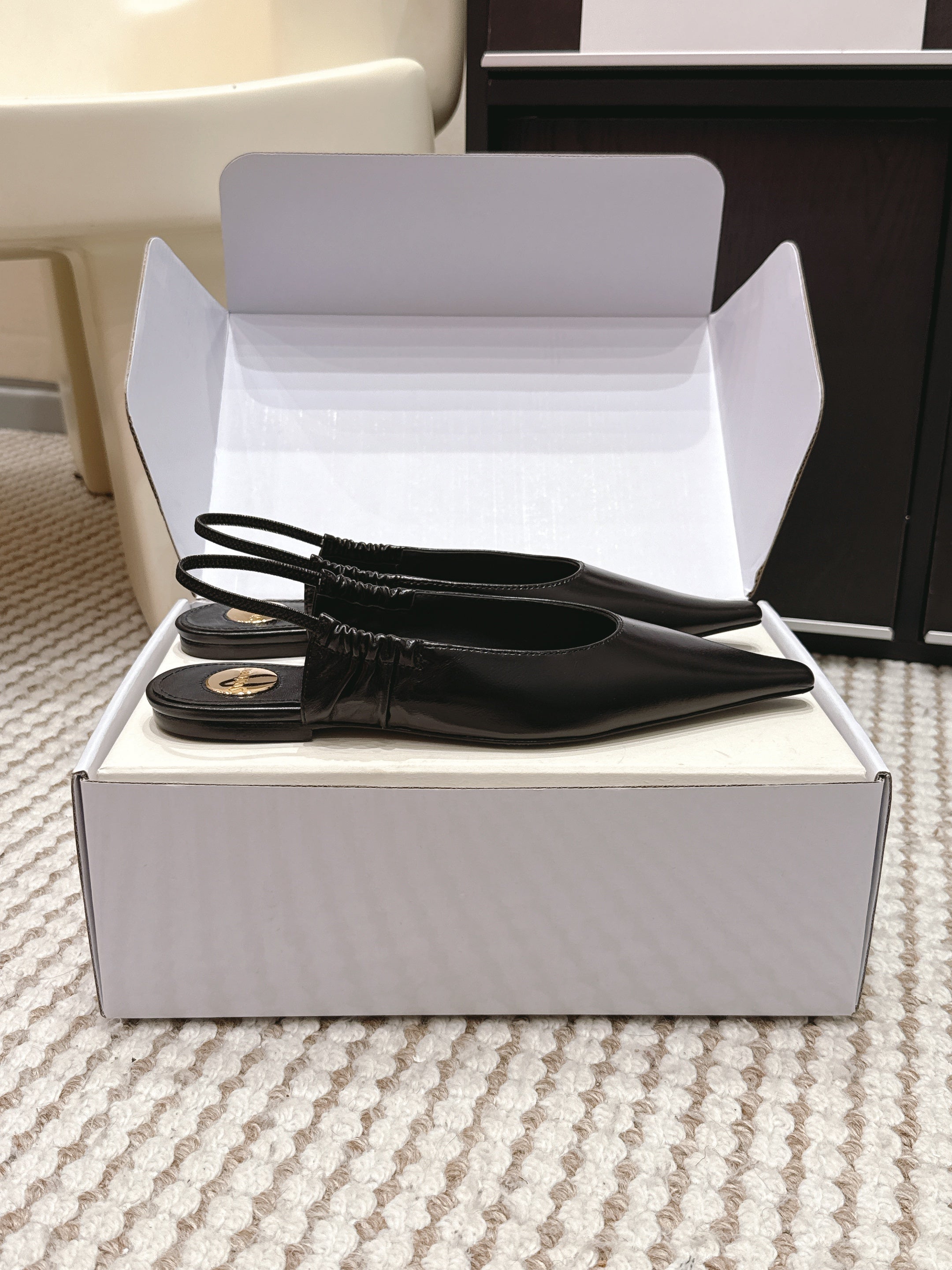 YSL 26ss Flat Slingback Black Glossy Leather 654711