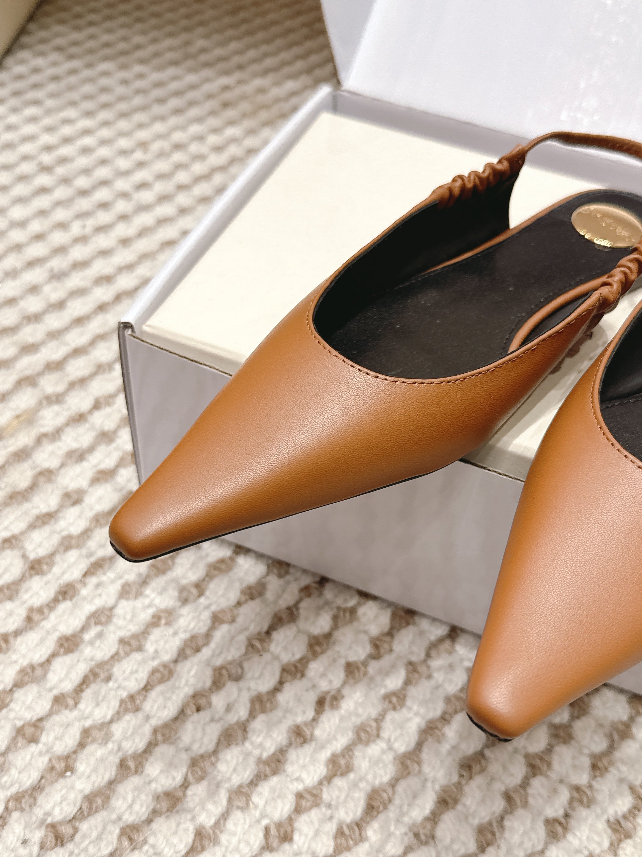 YSL 26ss Flat Slingback Camel Brown Sheepskin 654712
